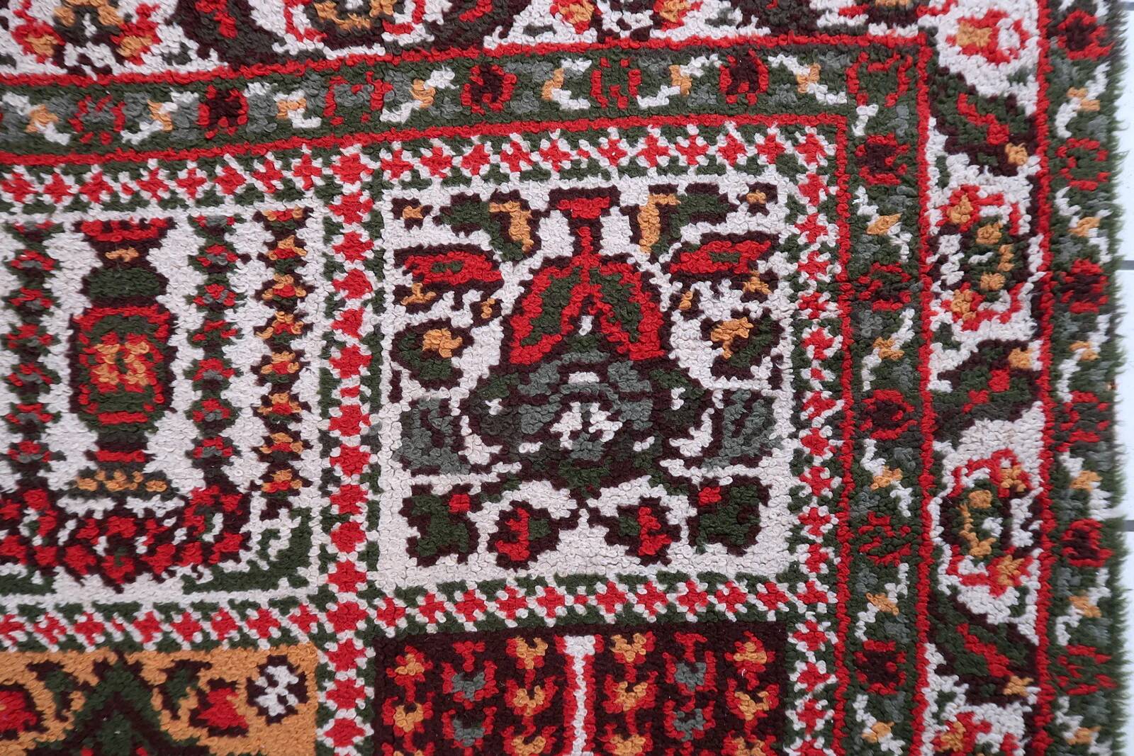 Vintage 1950s French Savonnerie style rug 117cm x 193cm - 1C1244