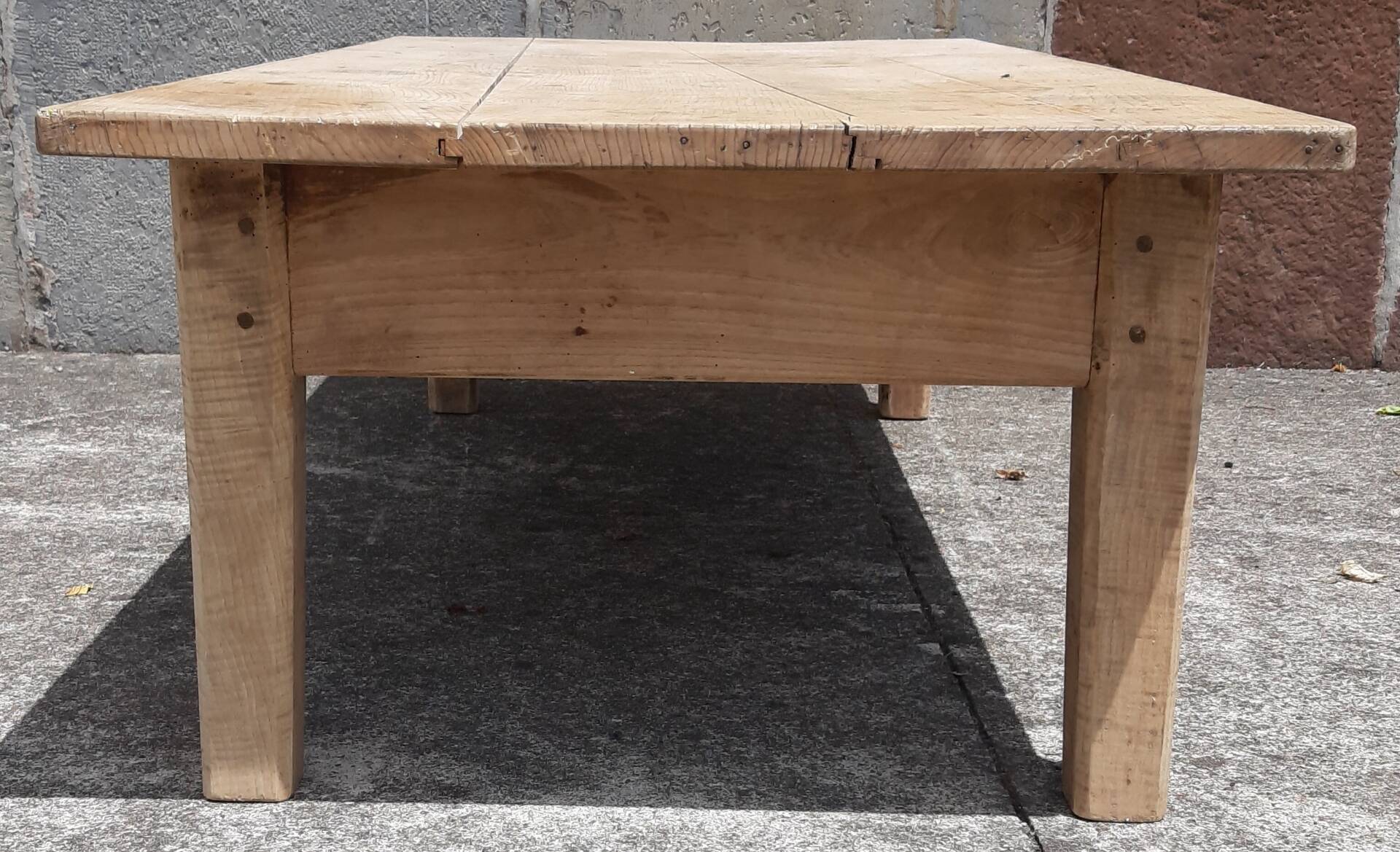 Oak coffee table. (150x73cm)