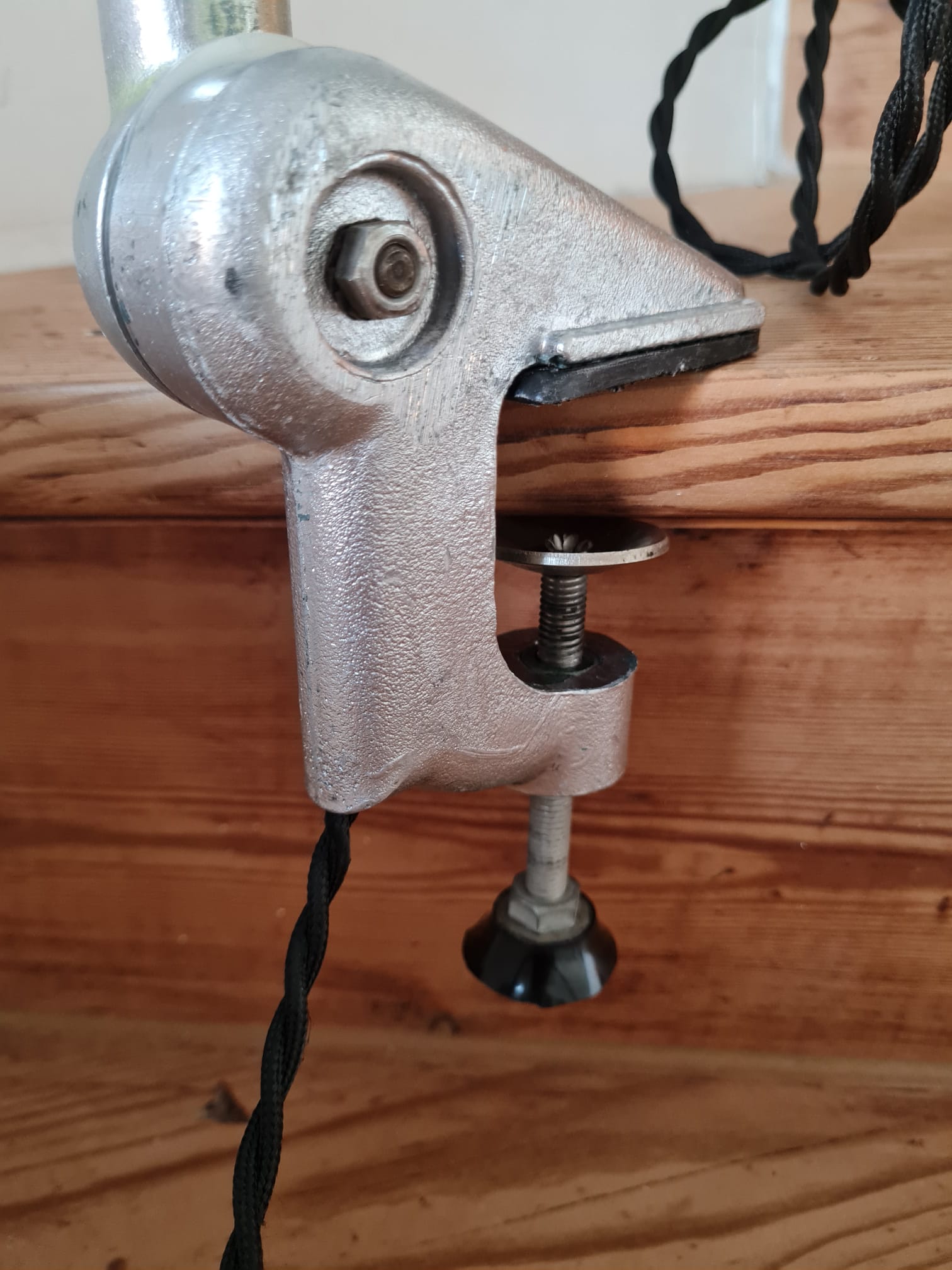 Lumina workshop lamp