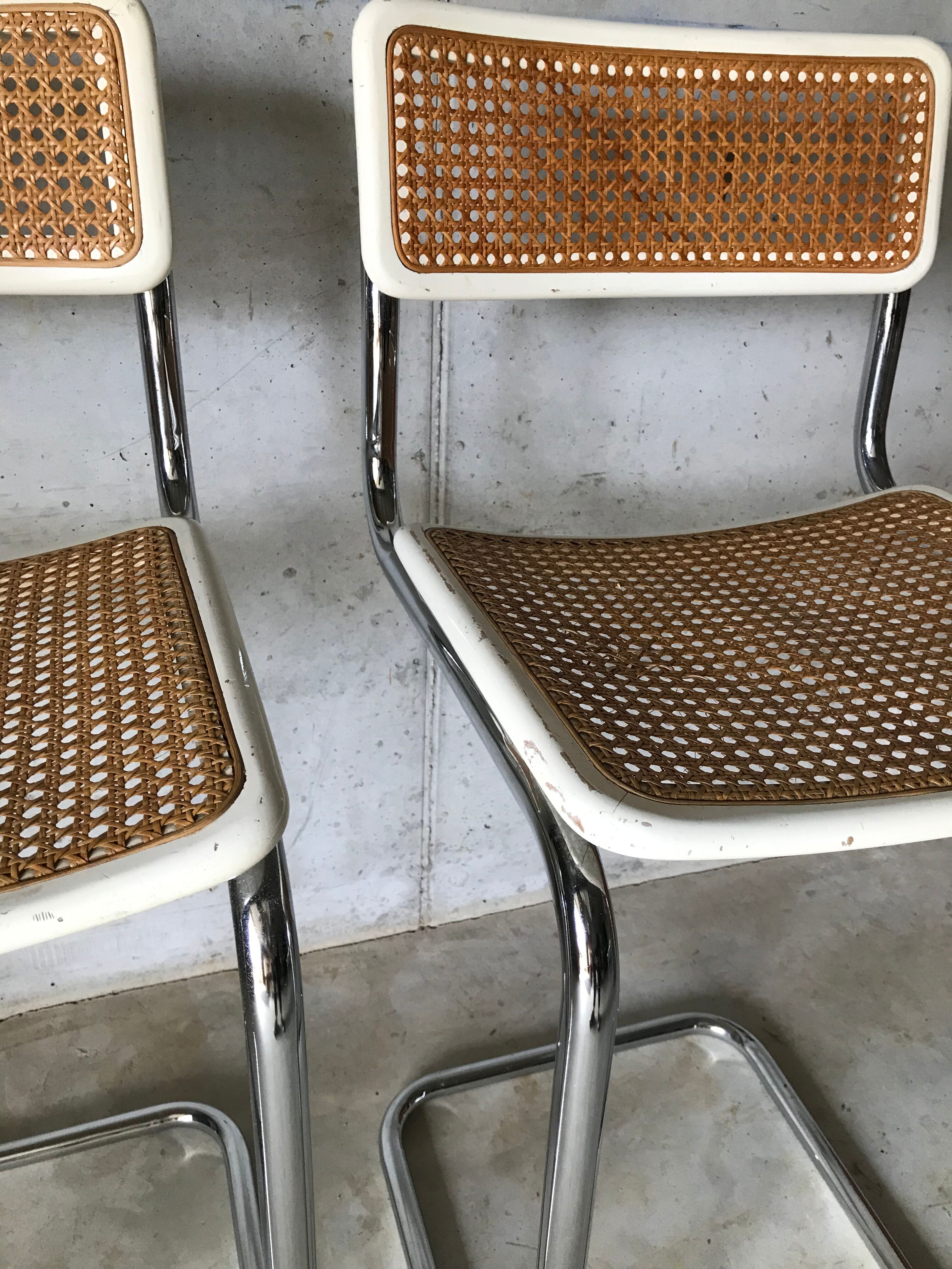 High chair in cannage