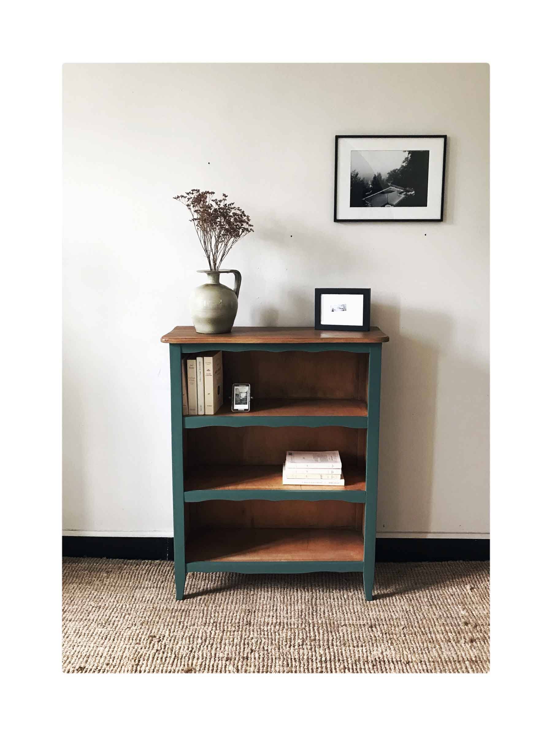 Vintage wooden bibus/bookcase