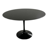 Eero Saarinen Tulip Dining Table by Knoll in black Marble