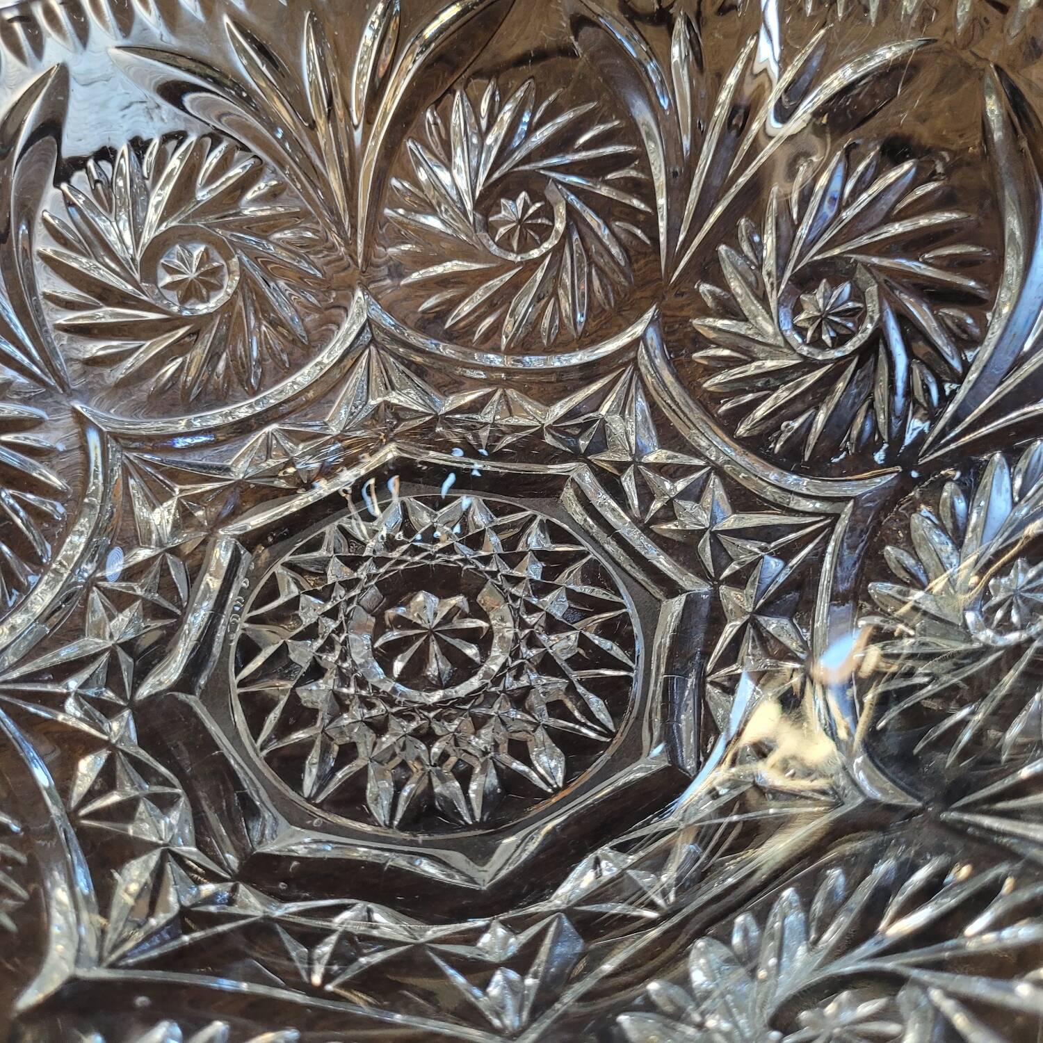 Pressed-mould glass cup – Stars & palmettes – 1960s-70s