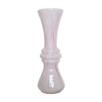 Vase in pink opaline, vintage