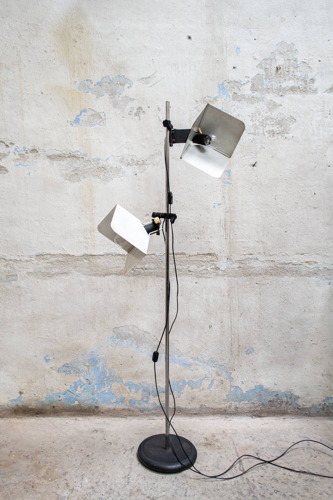 Triedro Floor Lamp in Lacquered and Chromed Metal by Joe Colombo for Stilnovo, Italy, 1970s