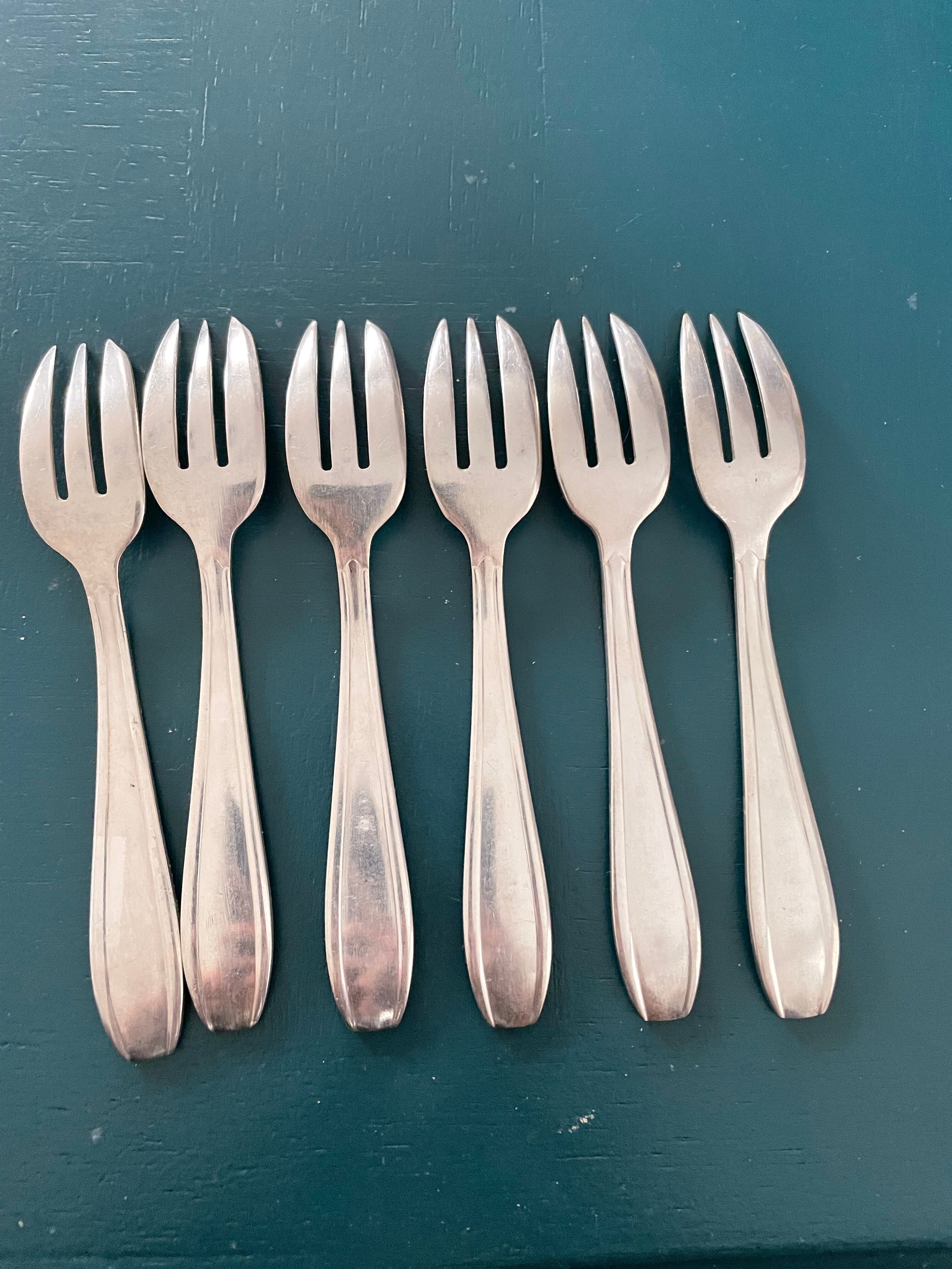 6 dessert forks