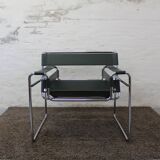 Poltrona Wassily Green Marcel Breuer Knoll