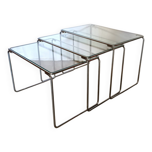 3 tables gigognes en métal chromé et verre, années 70