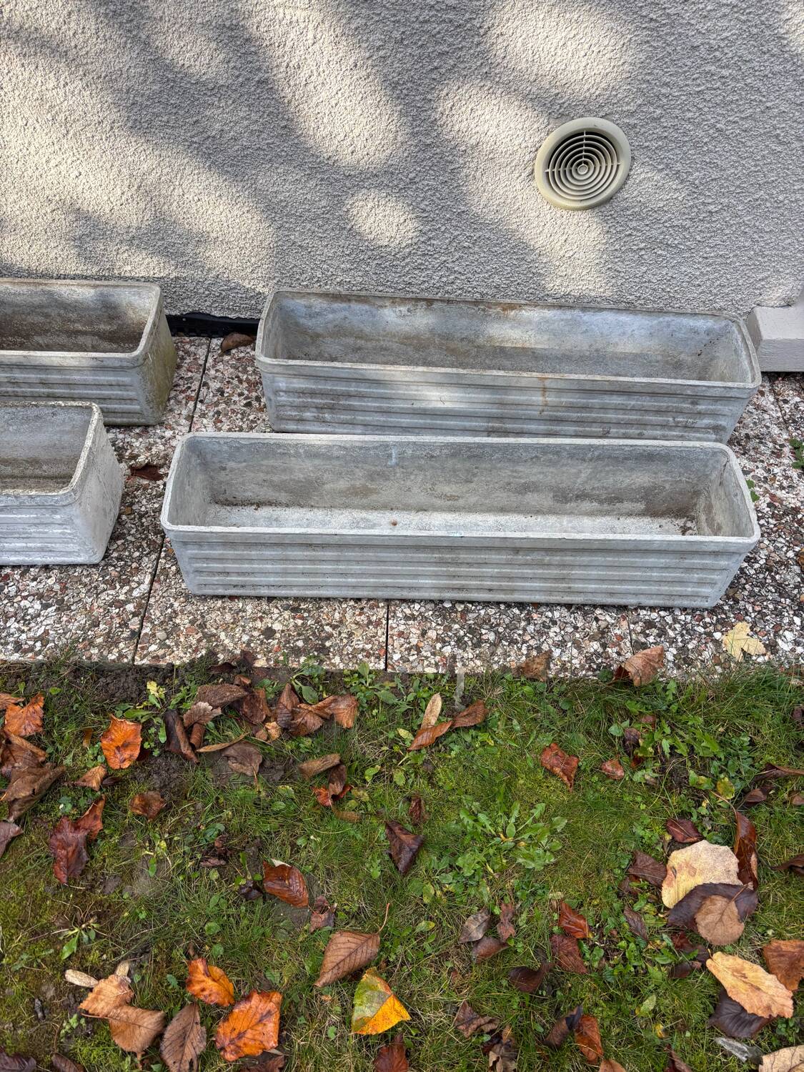 Set of 4 fibreglass planters by Willy Guhl
