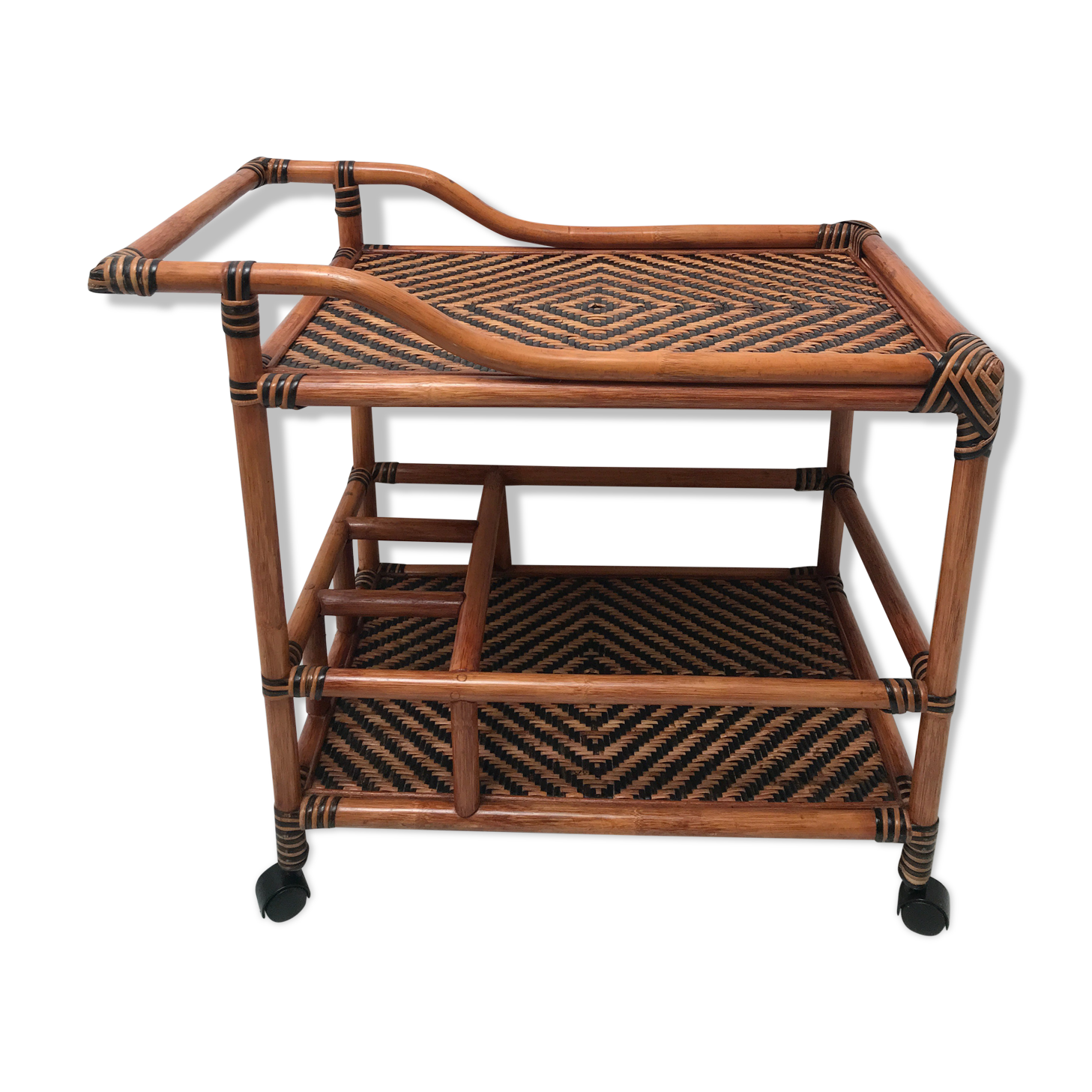 Dessert in rattan bamboo vintage cannage