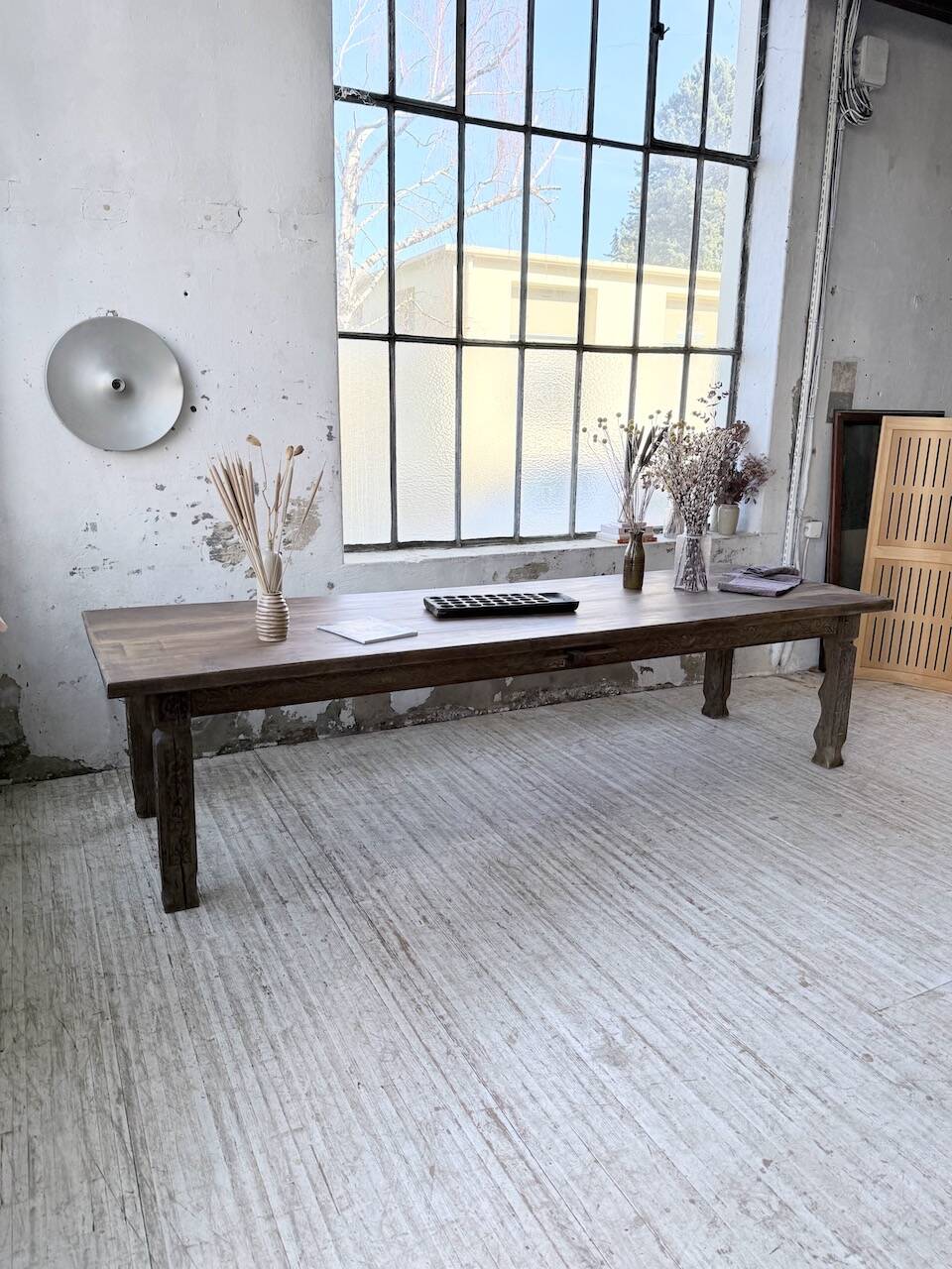XL farmhouse table in solid oak, brutalist style, 20th century.