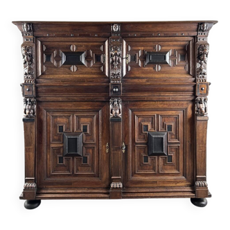 Antique carved wooden buffet in Renaissance style, late 18th / early 19th century.