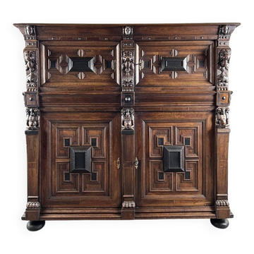Antique carved wooden buffet in Renaissance style, late 18th / early 19th century.