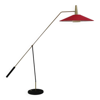 Articulated floor lamp with counterweight mid-century by Rupert Nikoll, nickel, brass.