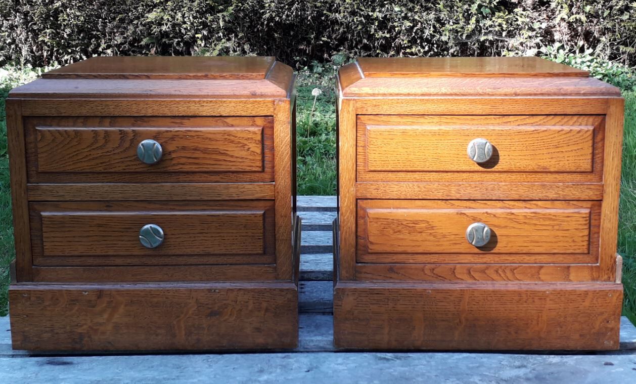 Duo de petits meubles de rangement art-déco en bois