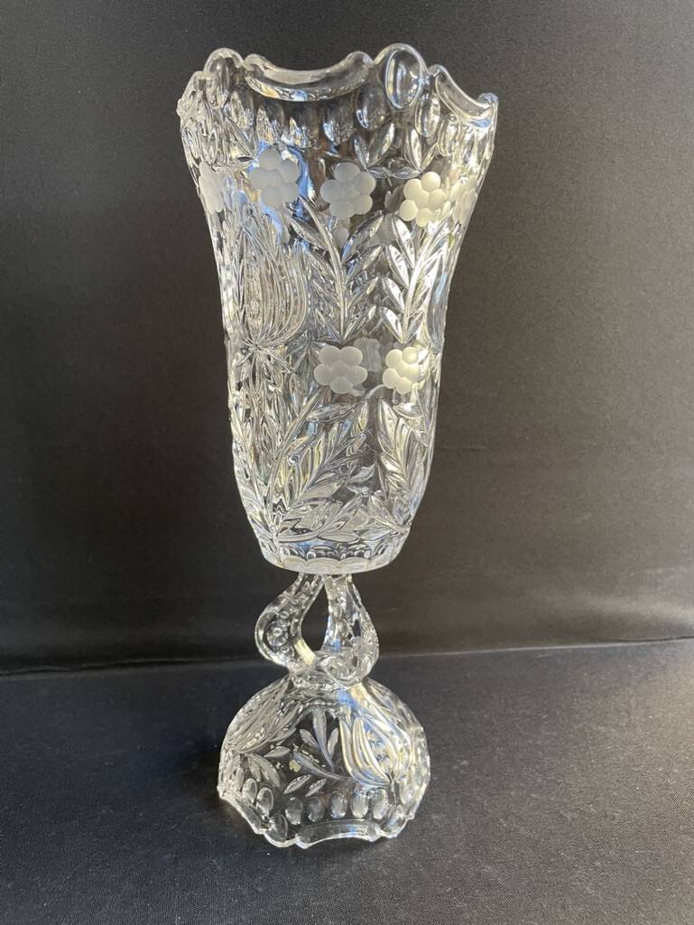Polished and frosted molded crystal vase – Mid-20th century