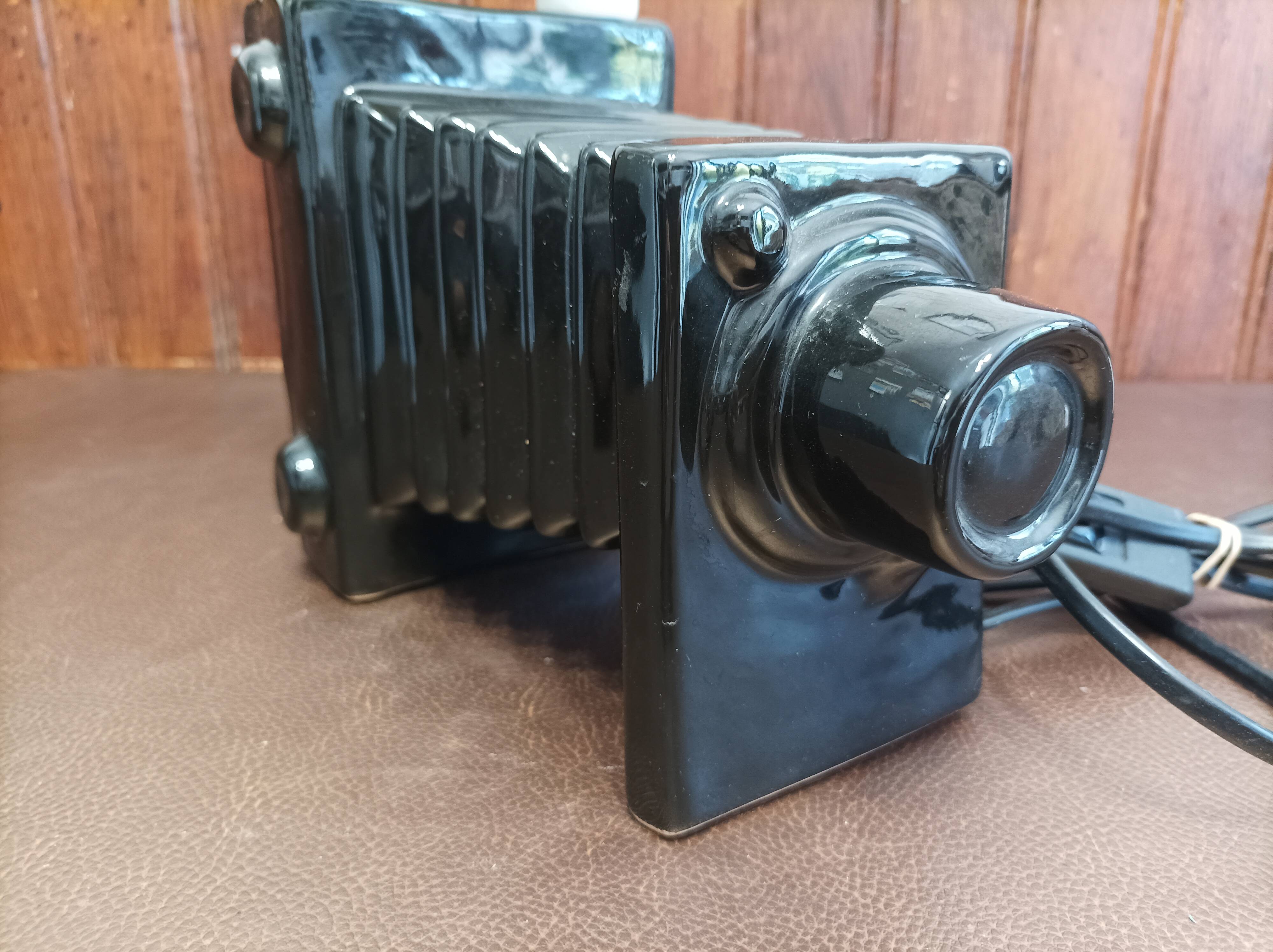 Vintage camera ceramic table lamp