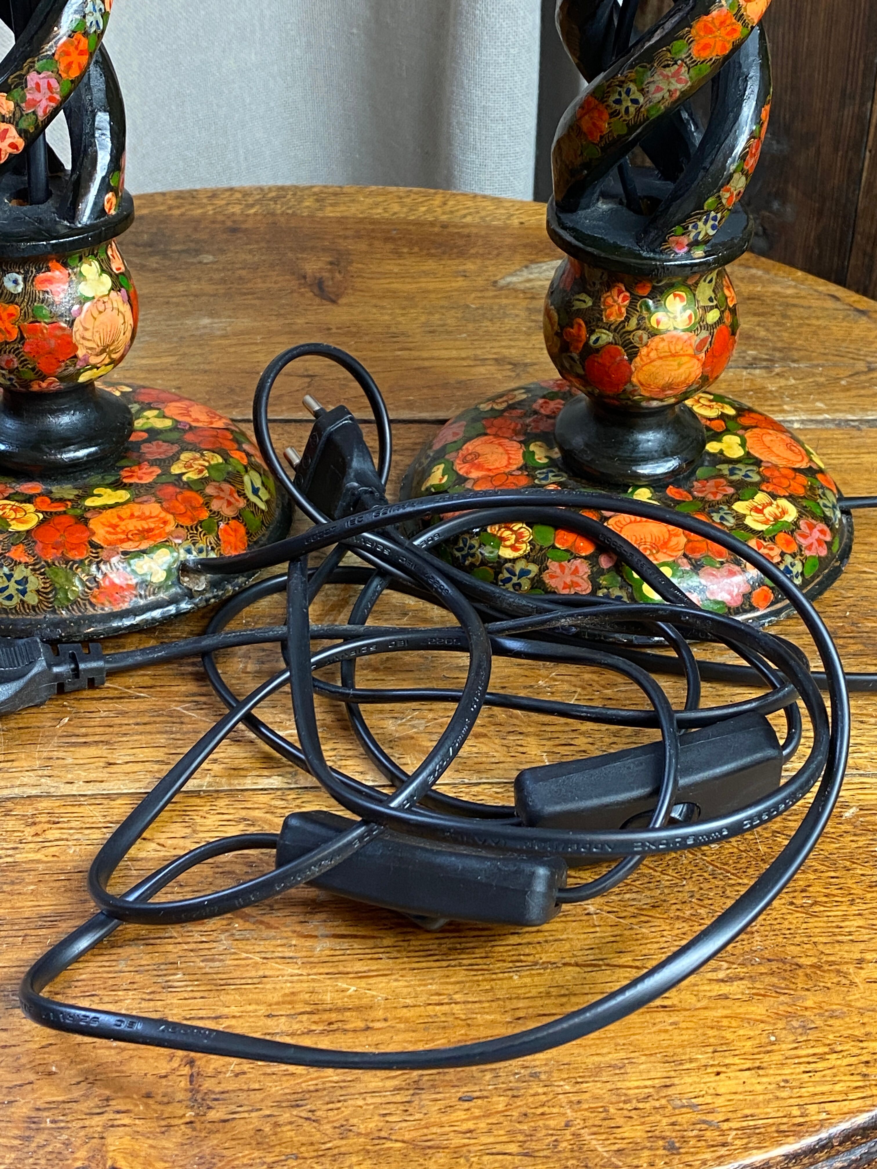 Paire de pieds de lampes Kashmiri