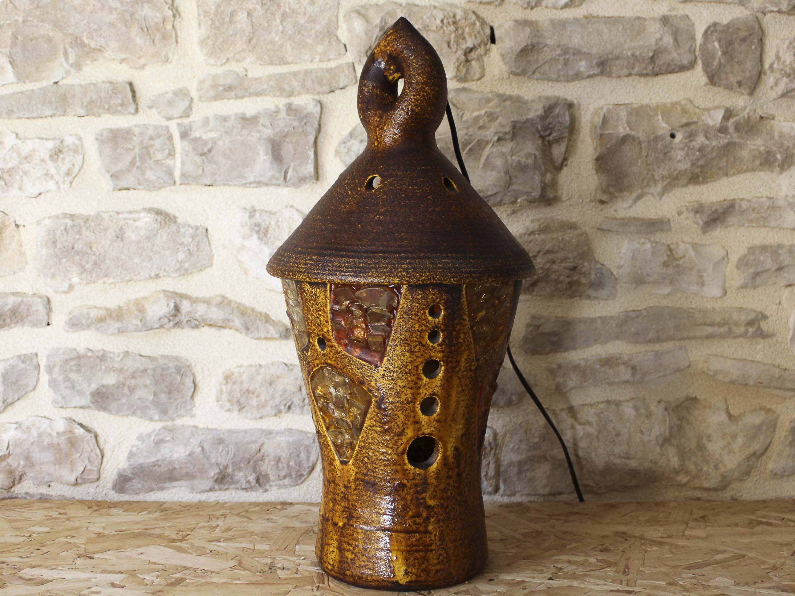 Accolay ceramic and resin pendant light