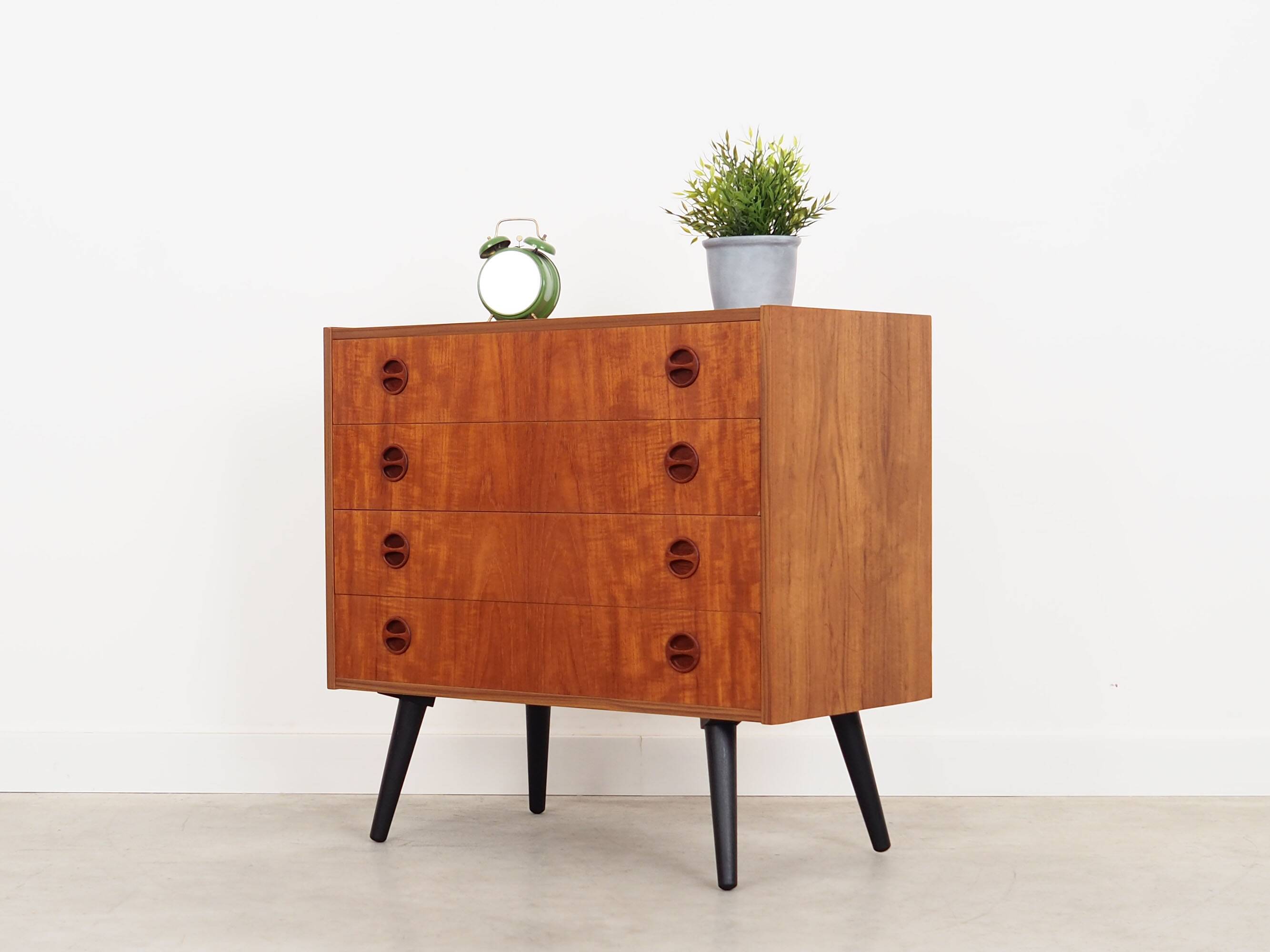 Commode en teck, design danois, années 1970, production : Danemark