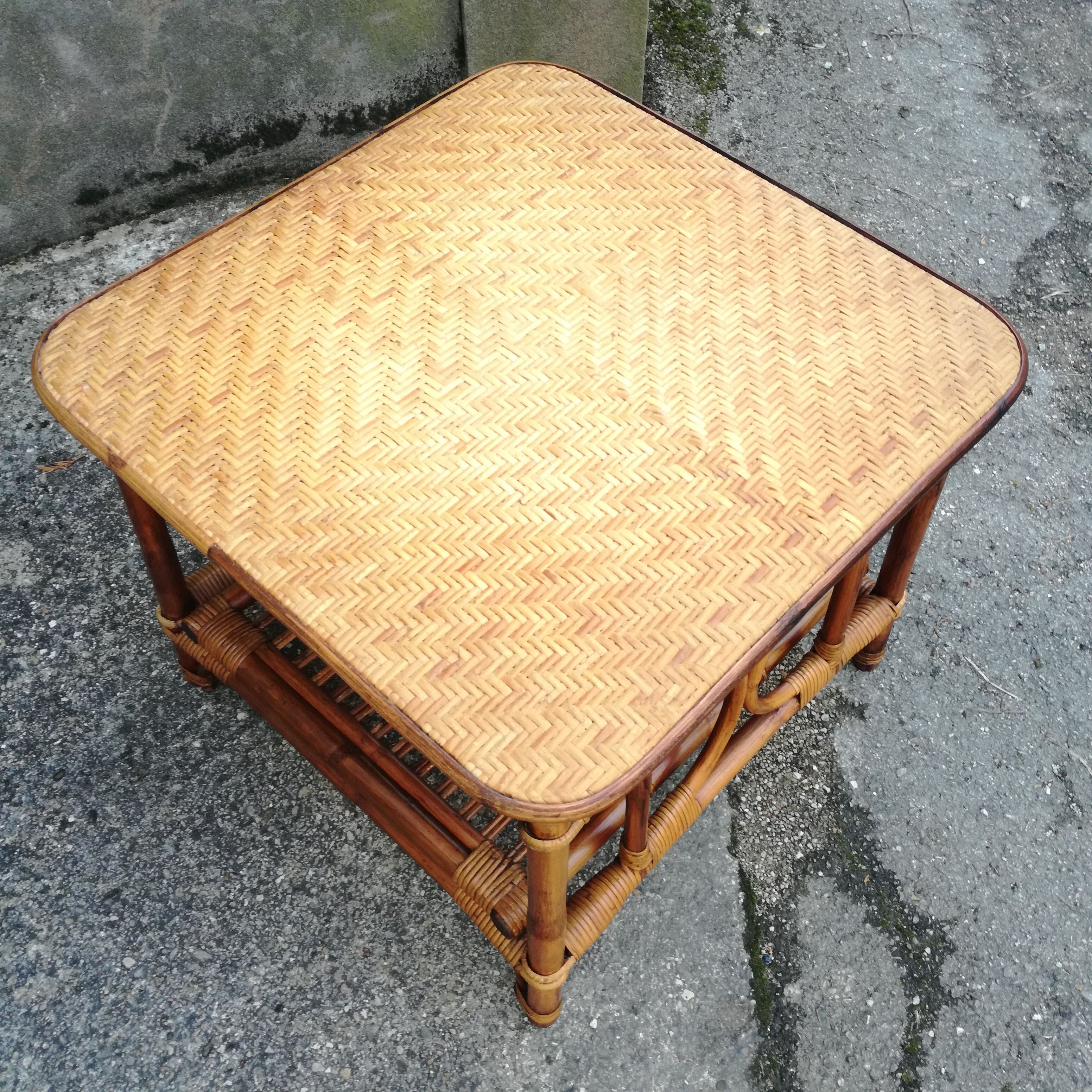 Square rattan side table 62x62