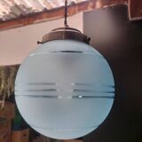 Suspension boule en verre bleuté