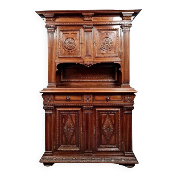 Buffet deux corps style renaissance en noyer massif vers 1850