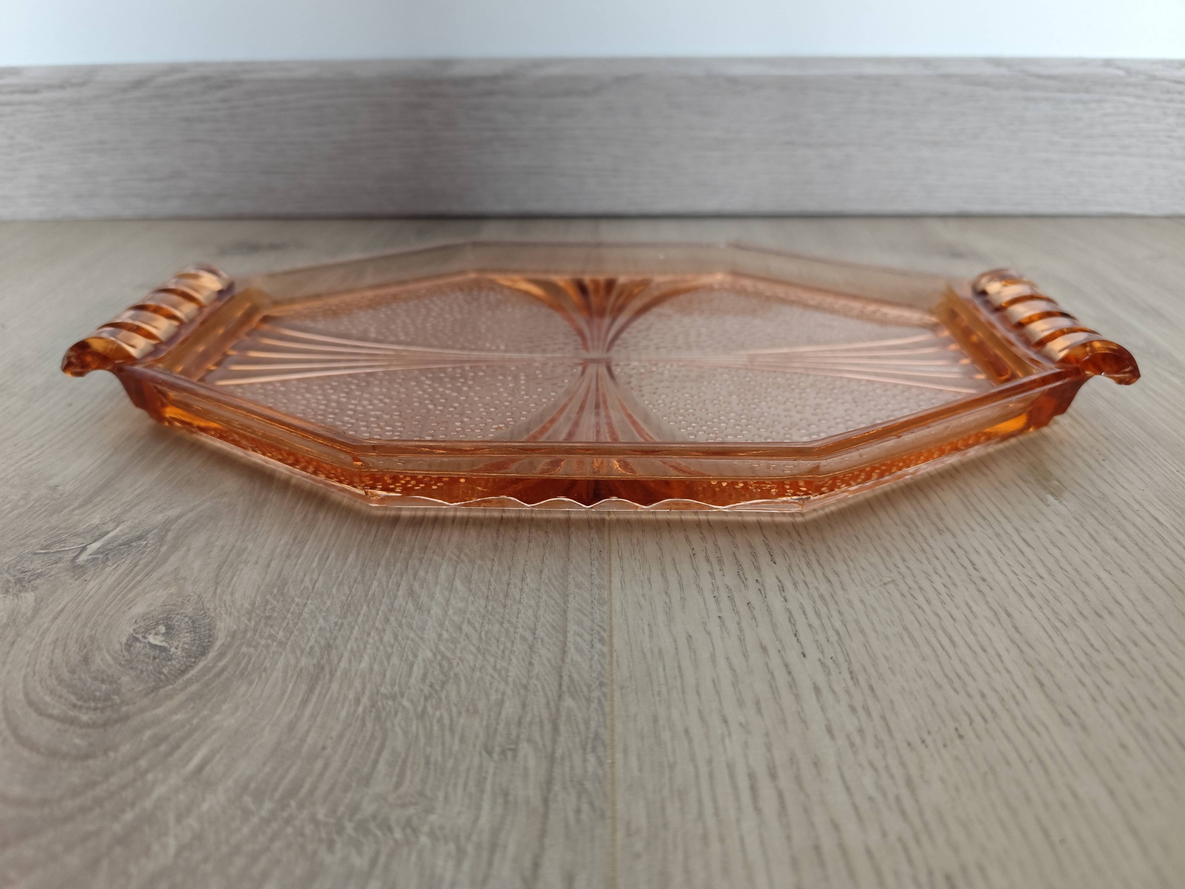 Plateau octogonal Art Deco en verre rose antique