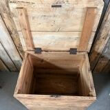 Old raw wood chest (renovated)