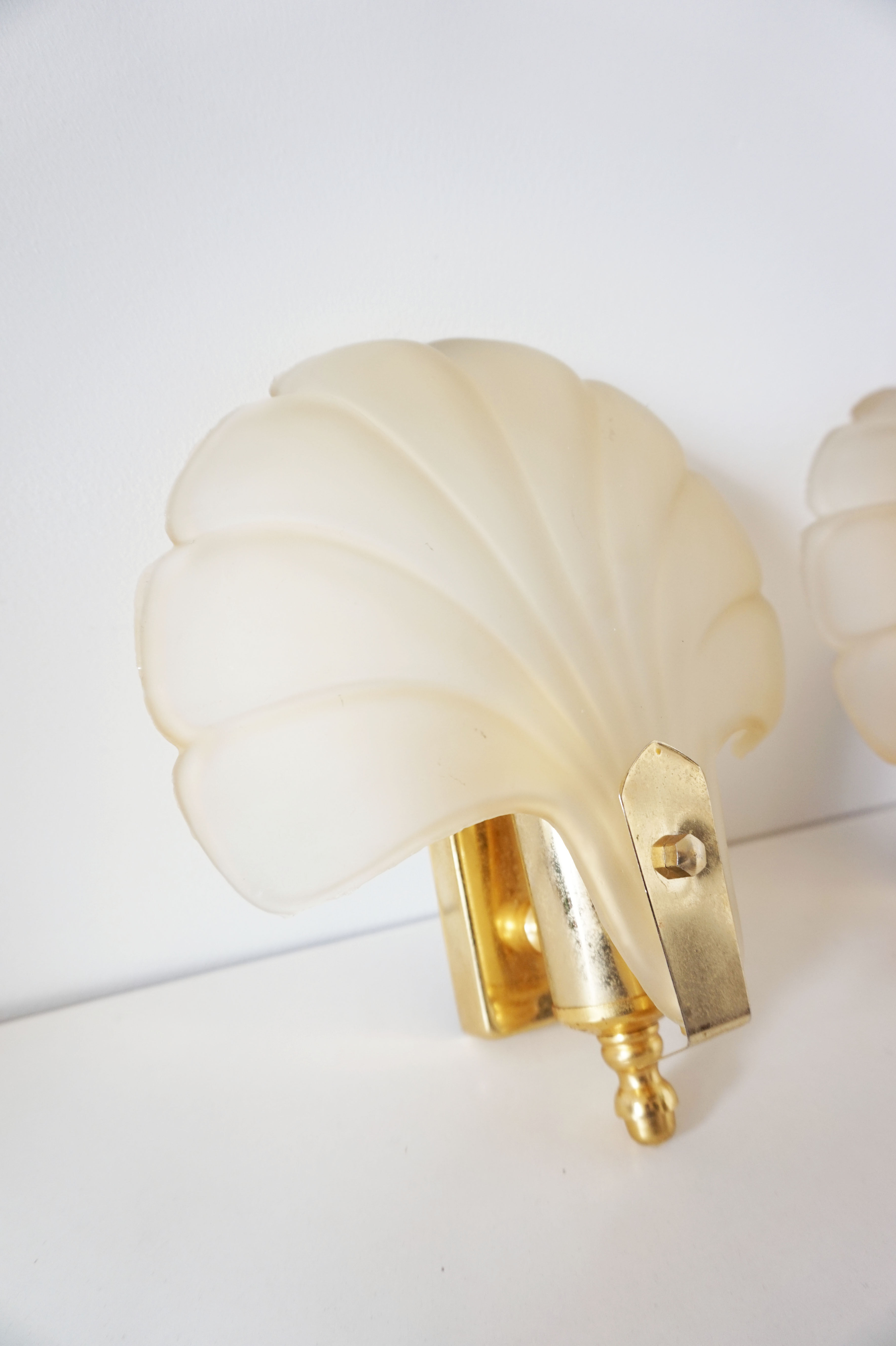 Pair of glass shell appliques