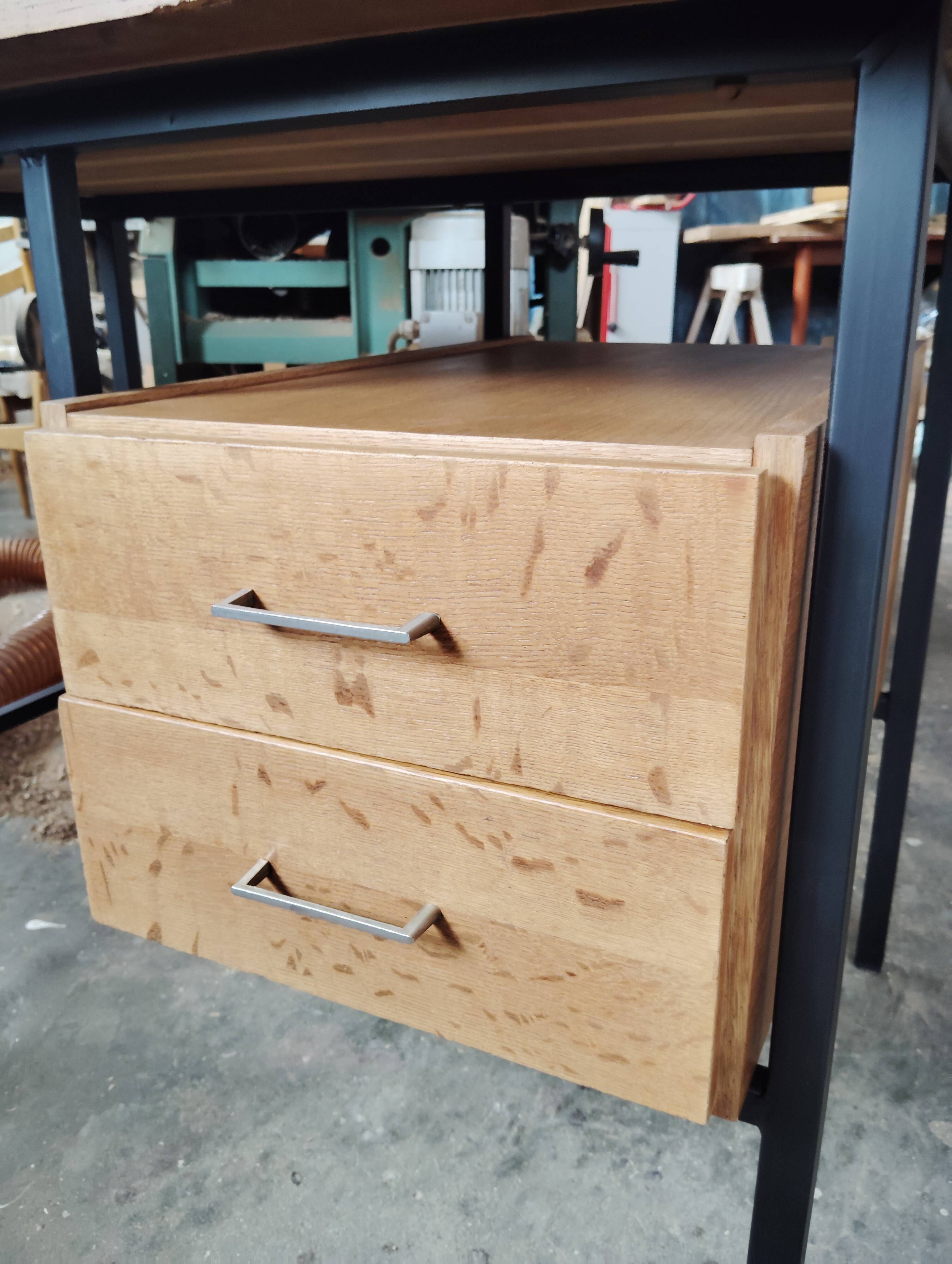 Bureau moderniste ou industriel