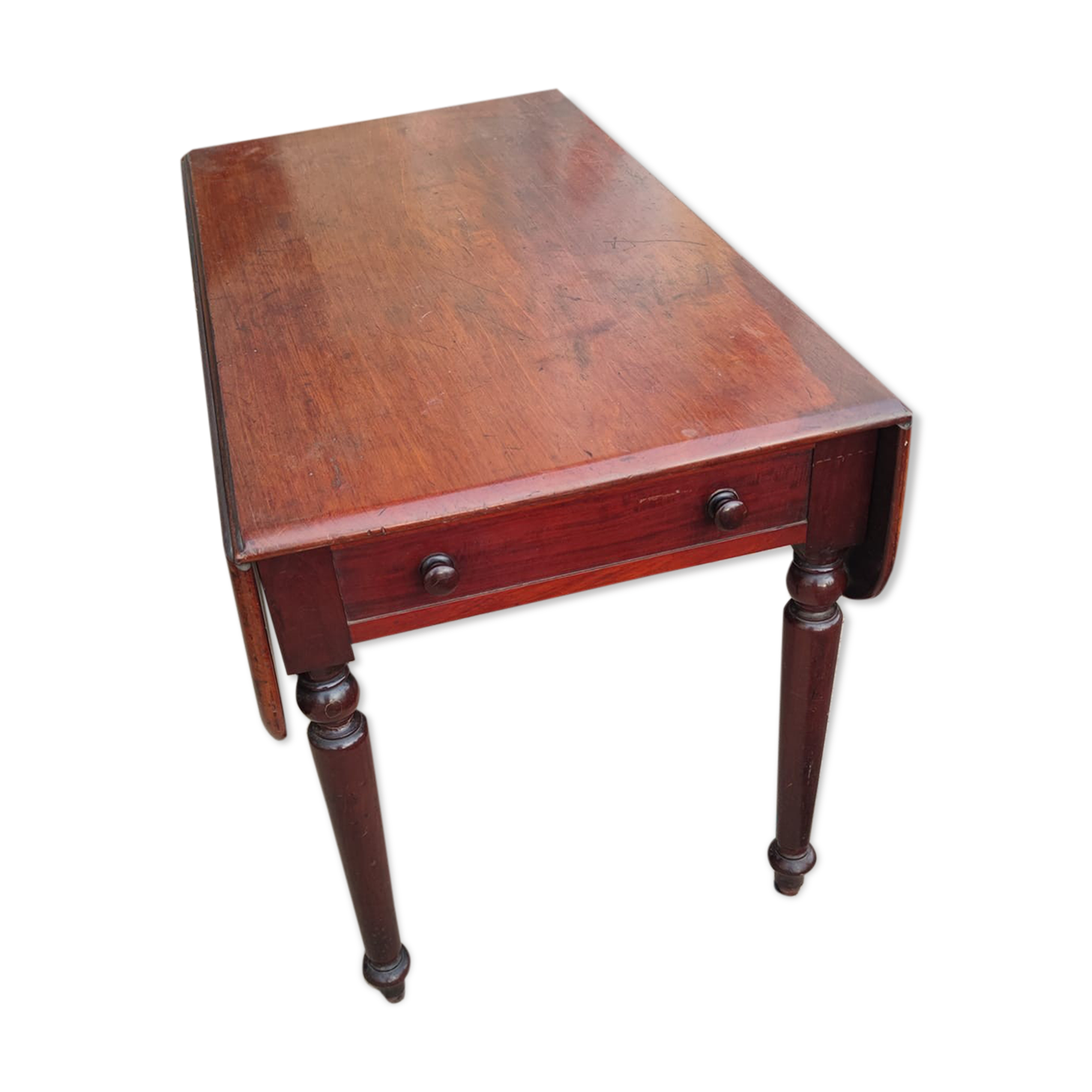 English wing table dating from the mid-19th century