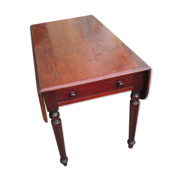 Table à oreilles anglaise datant du milieu du XIX siècle