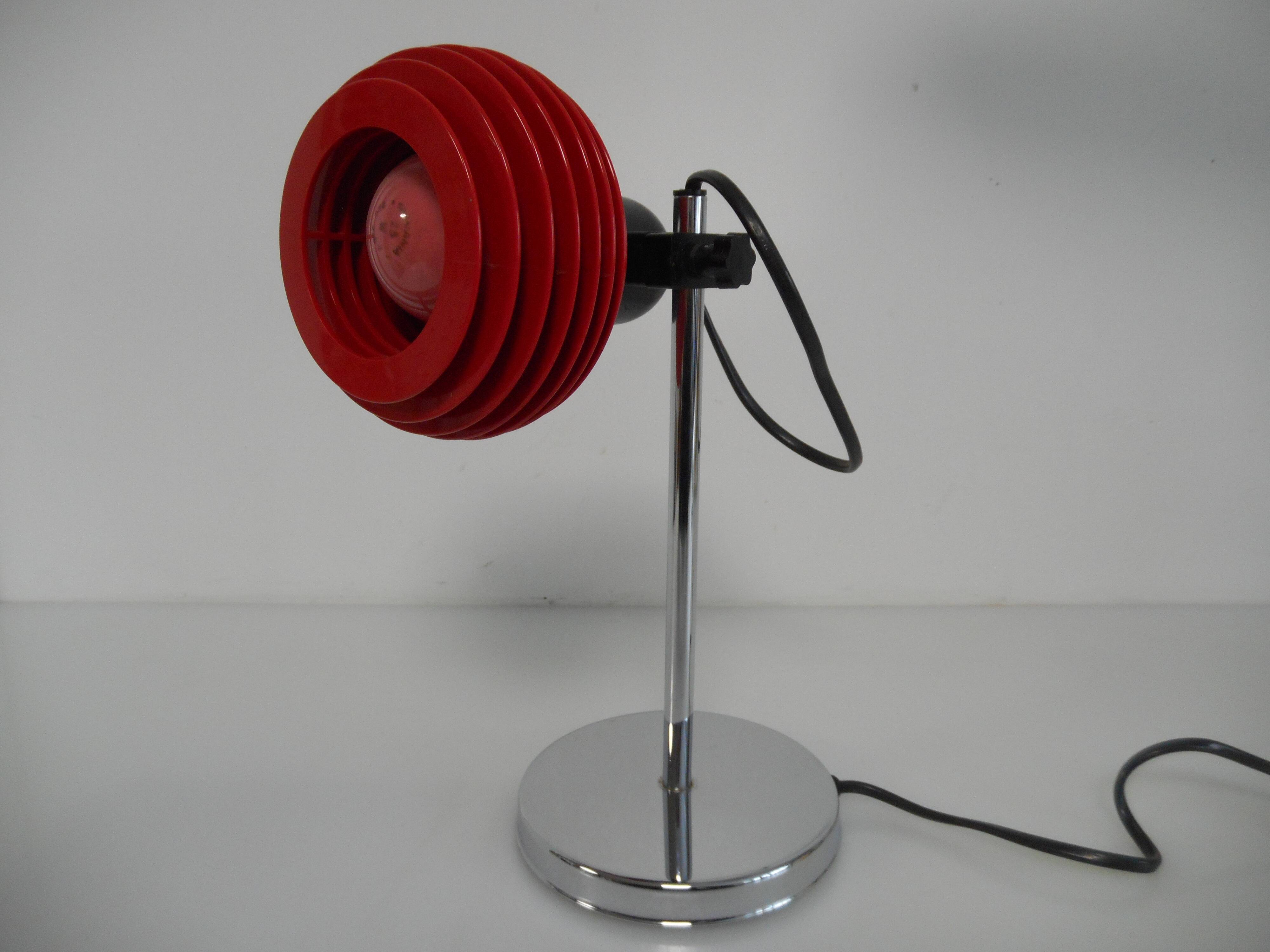 Red vintage design desk lamp