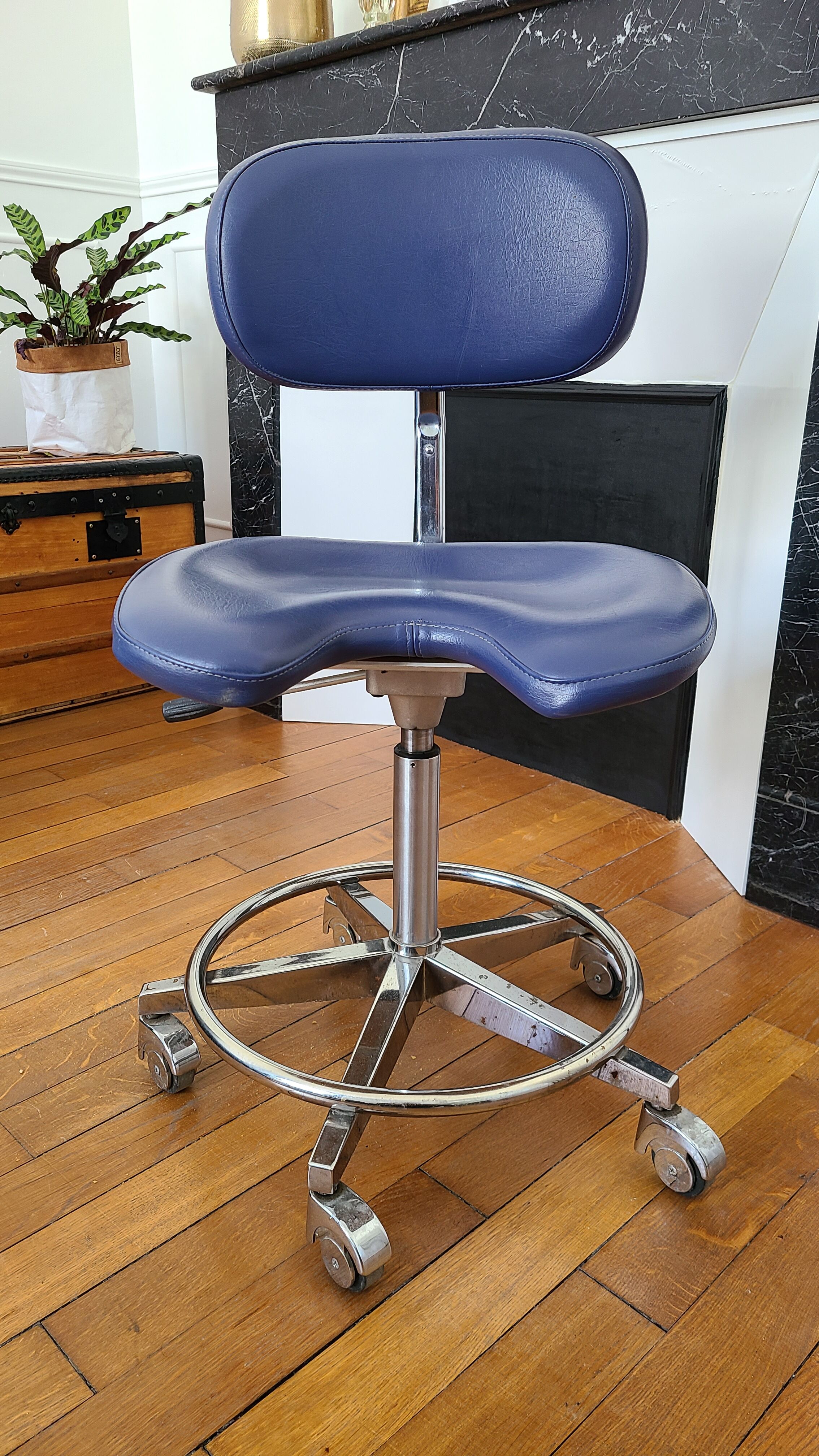 Fauteuil de dentiste en cuir vintage
