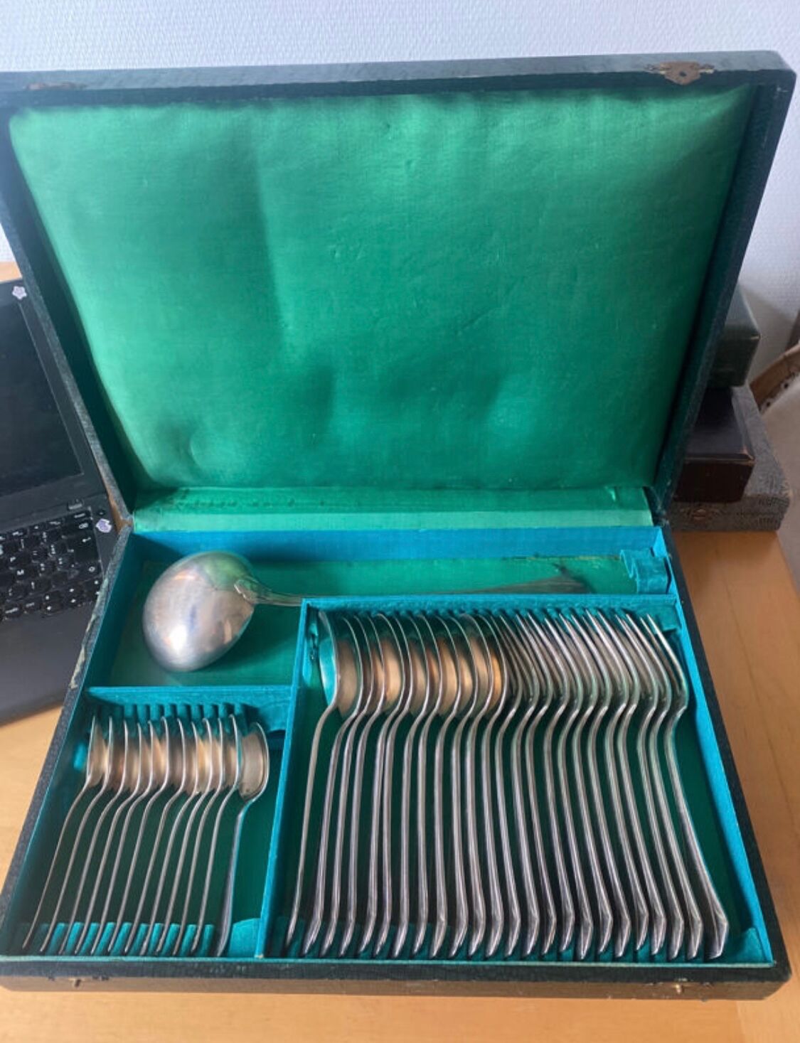 Complete silver metal cutlery set (37 pieces)