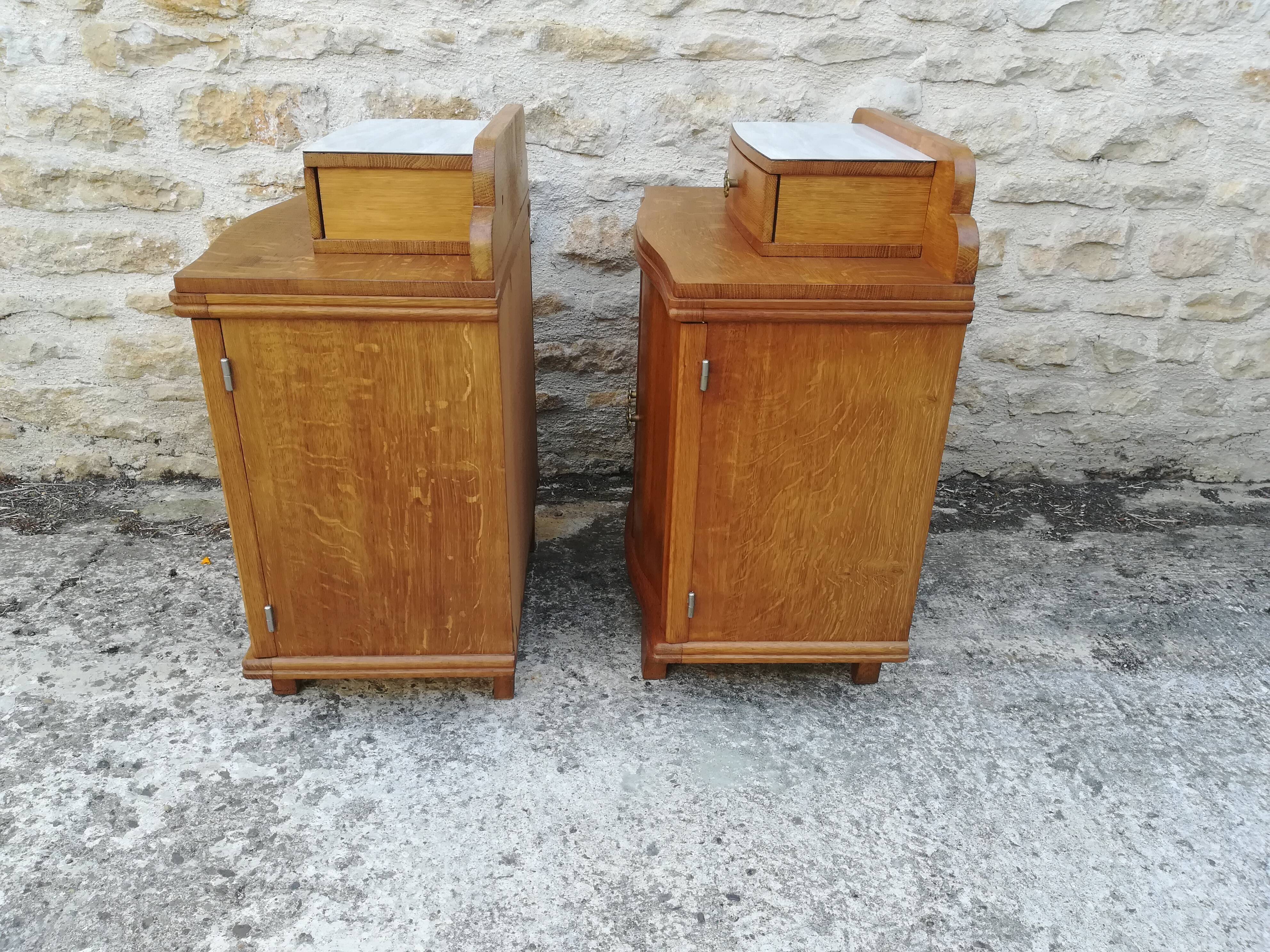 Massive chene and formica bedsides