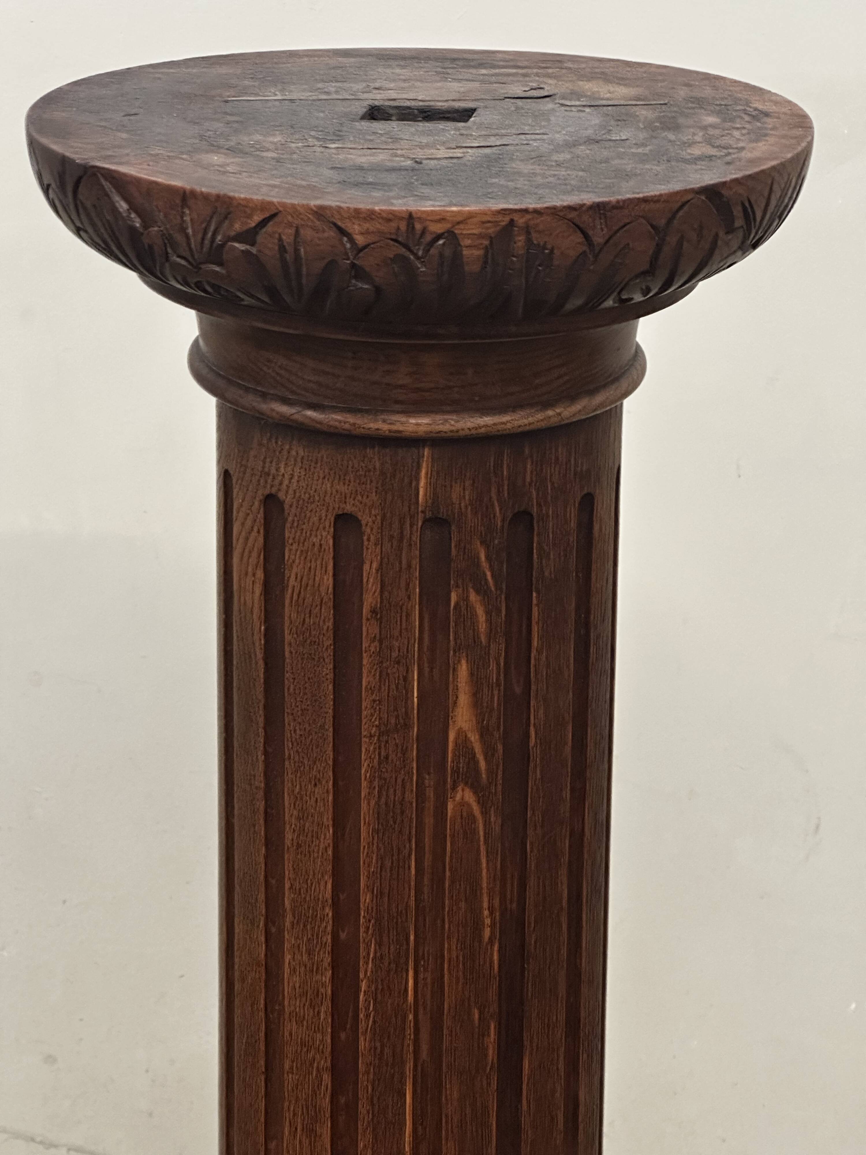 Fluted column in carved and molded wood - circa 1900