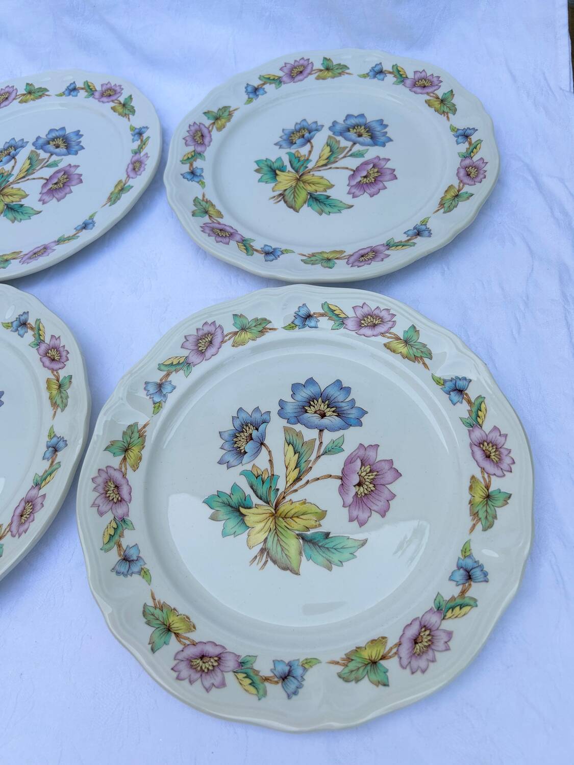 Set of 6 Moulins des Loups flat plates