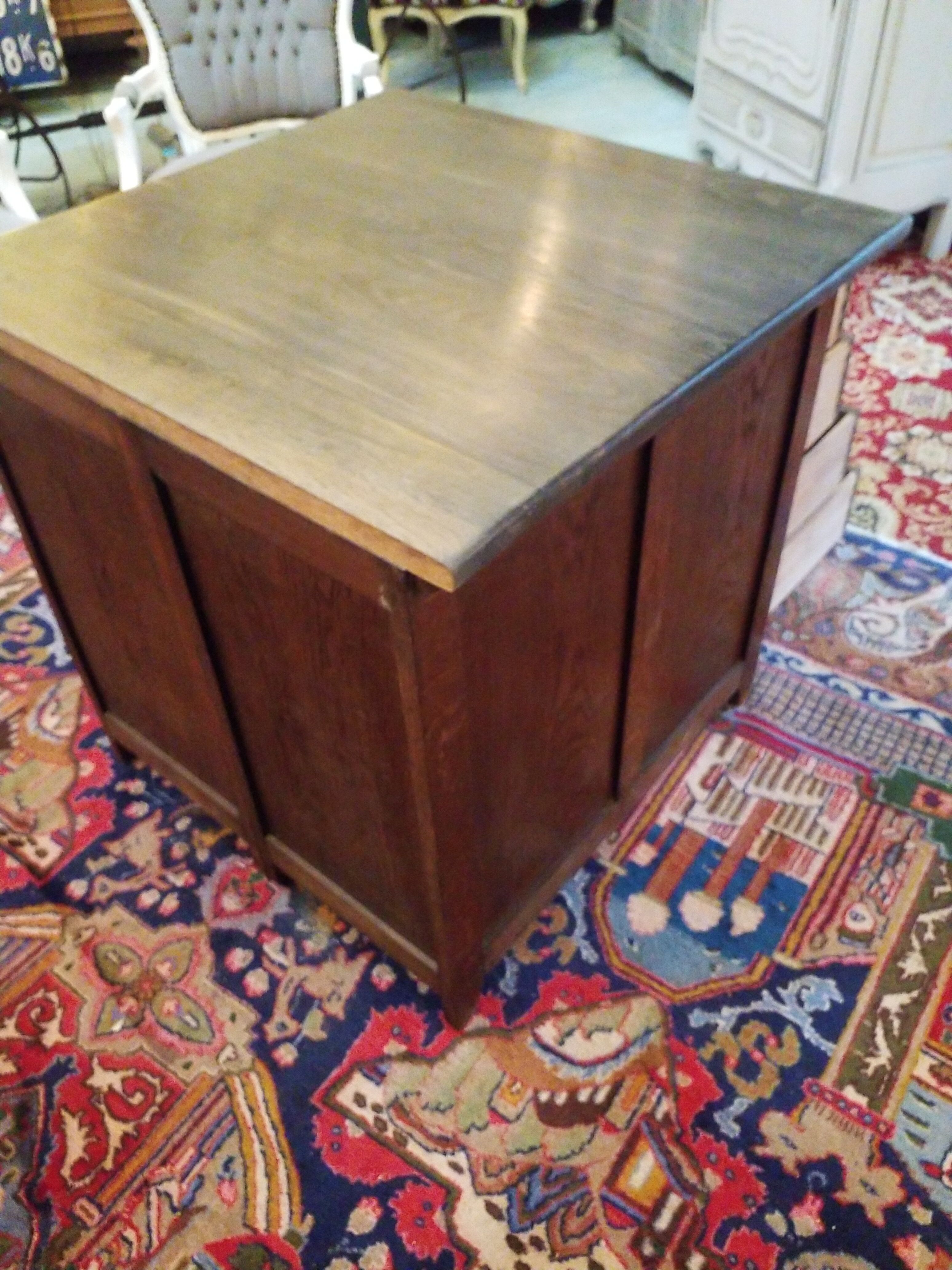 Cabinet with drawers