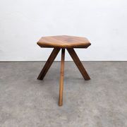 Table d'appoint brutaliste française en pin, années 1970