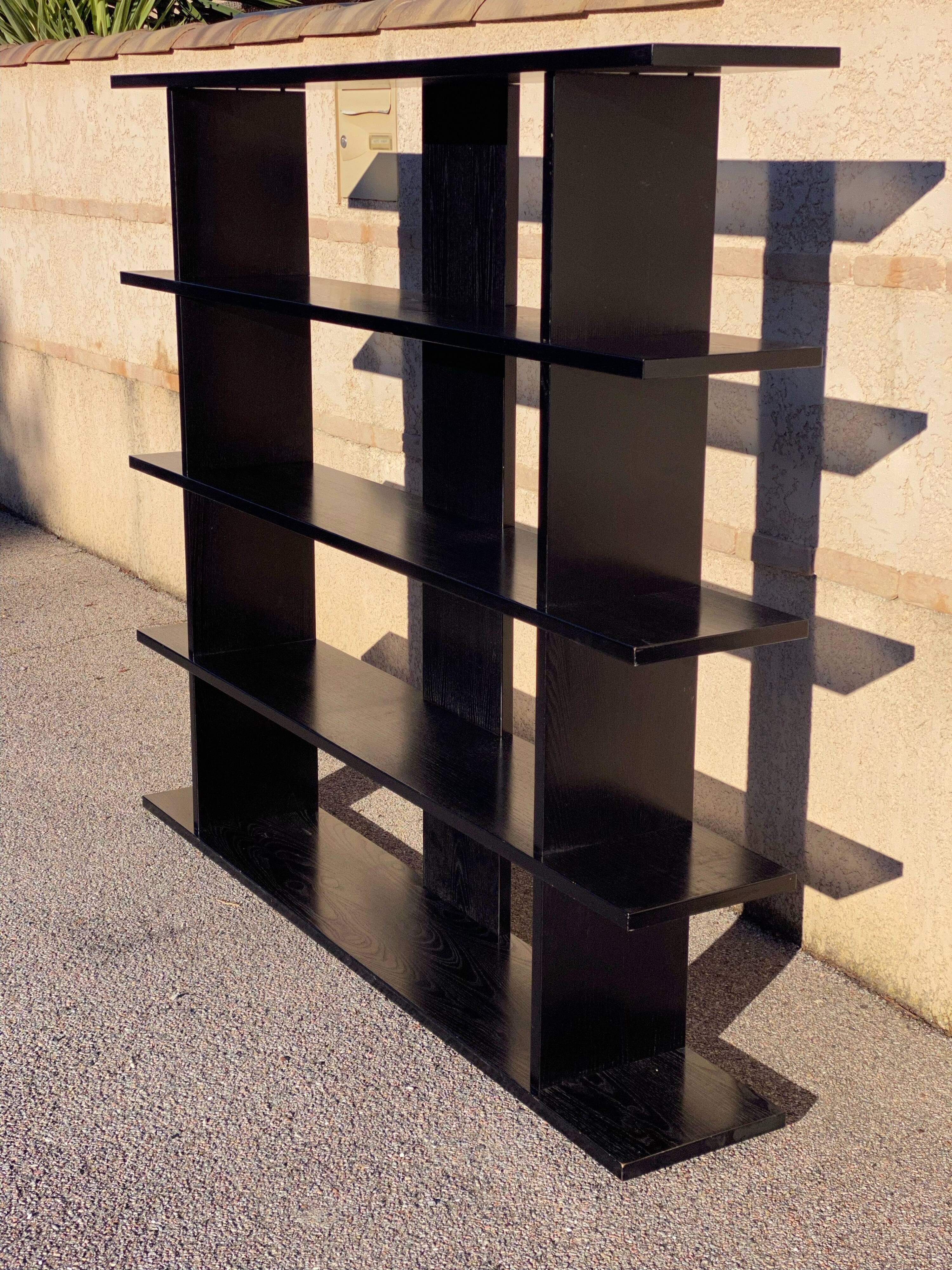 Bookcase, in black lacquered wood, Italian design from 1970