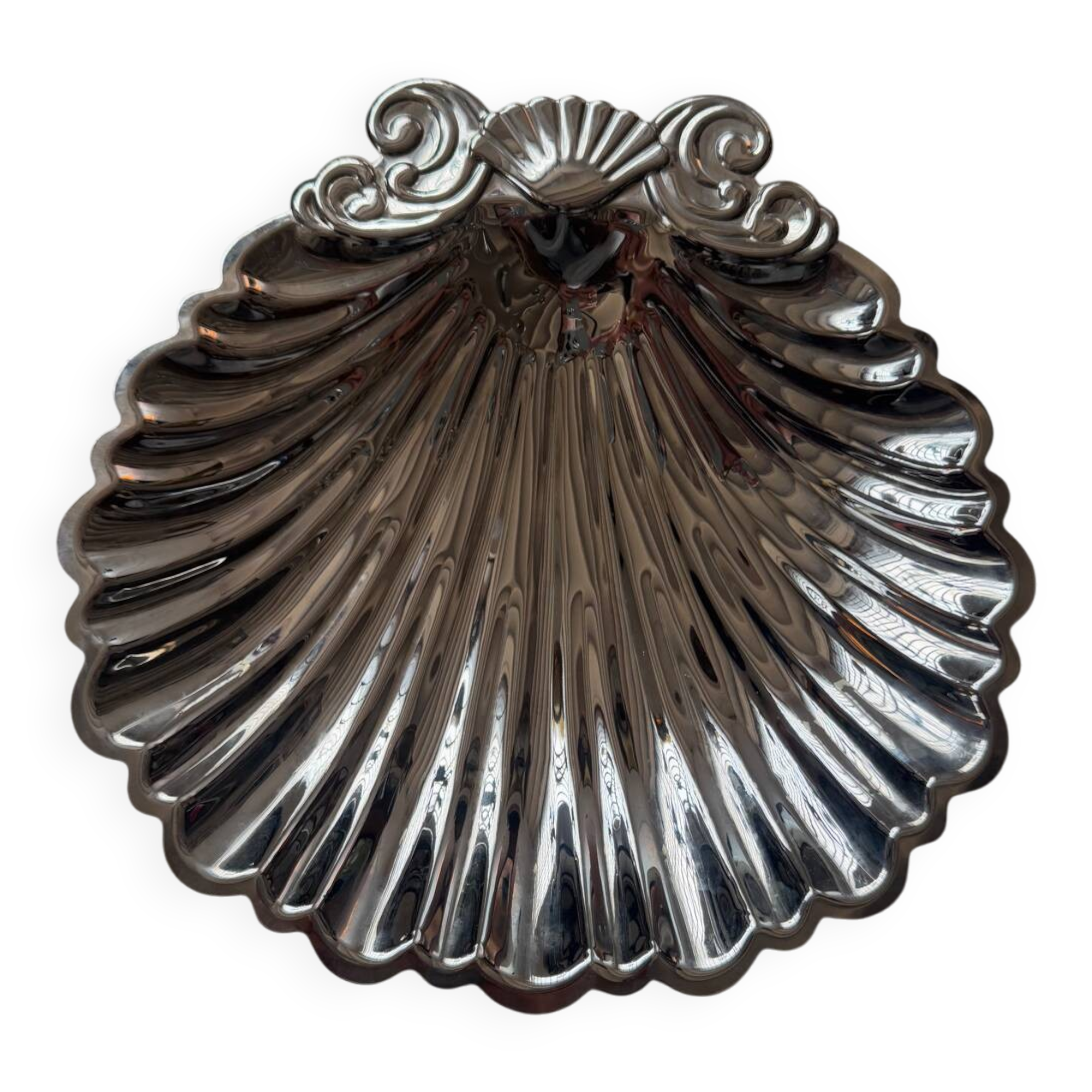 Large seashell-shaped trinket tray