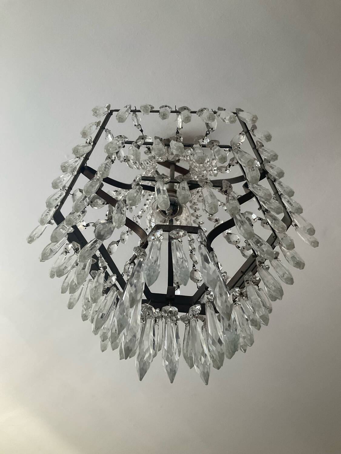 Lustre Montgolfière en laiton et pampilles