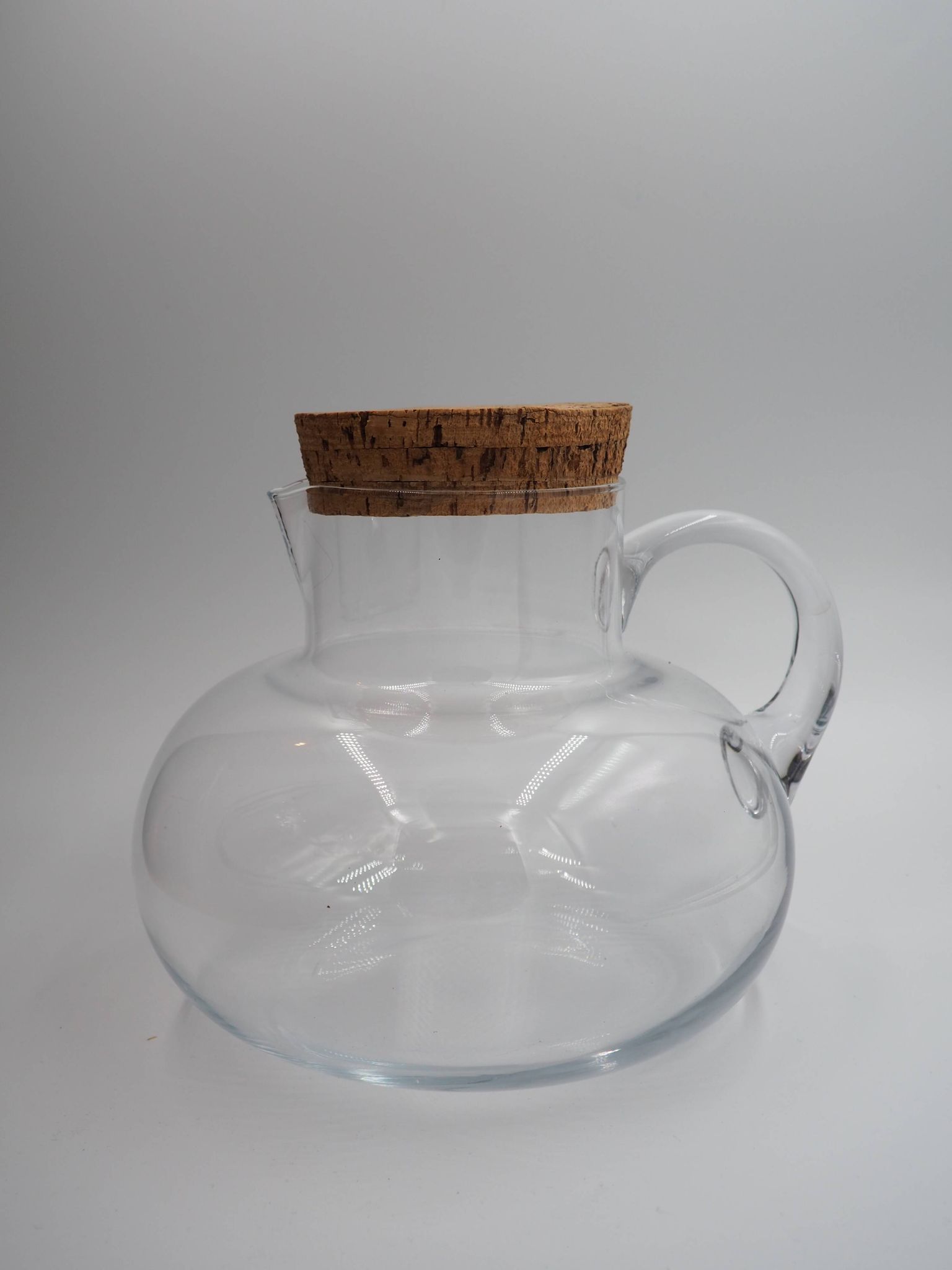 Carafe ronde en verre avec bouchon en liège
