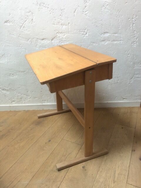Child's desk