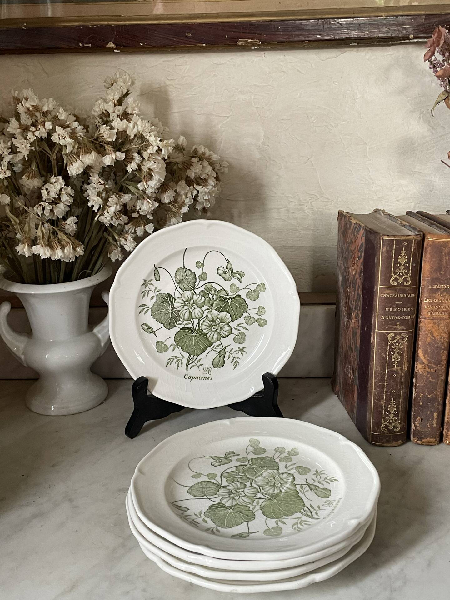 Five dessert plates "capucines" in Gien earthenware.