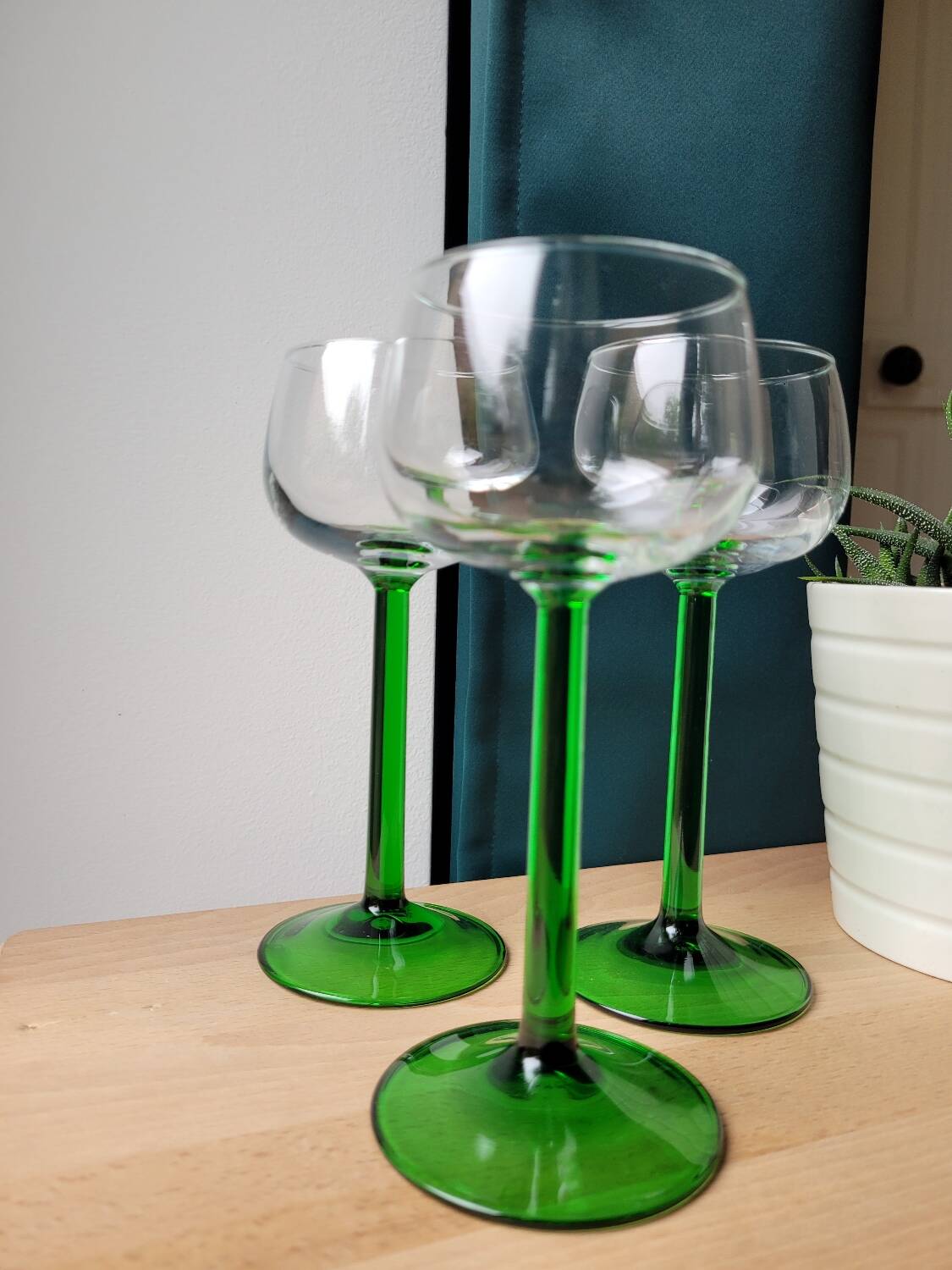 Set of 3 Alsace wine stemmed glasses