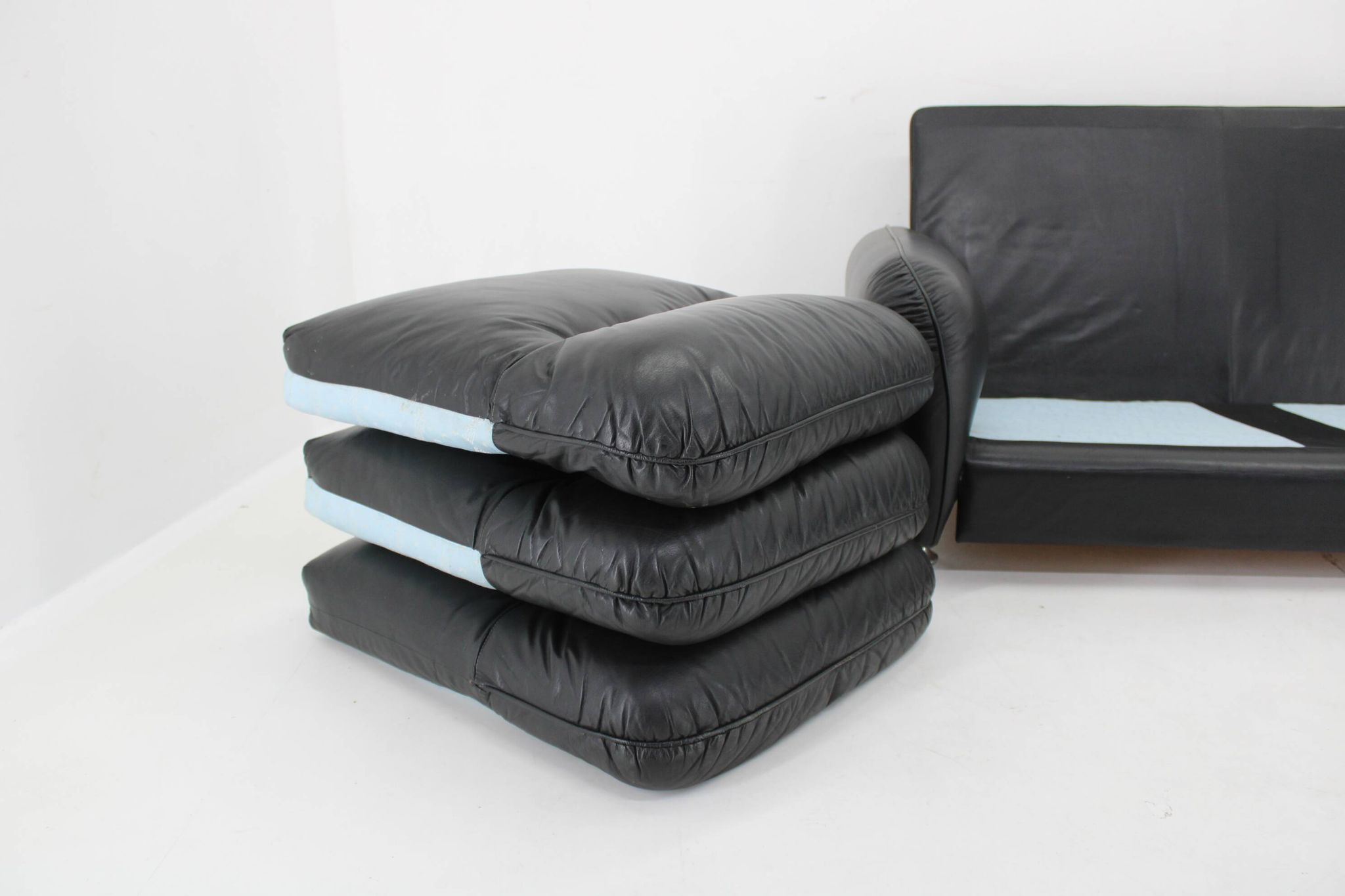 1970s 3-Seater Sofa in Black Leather,Italy
