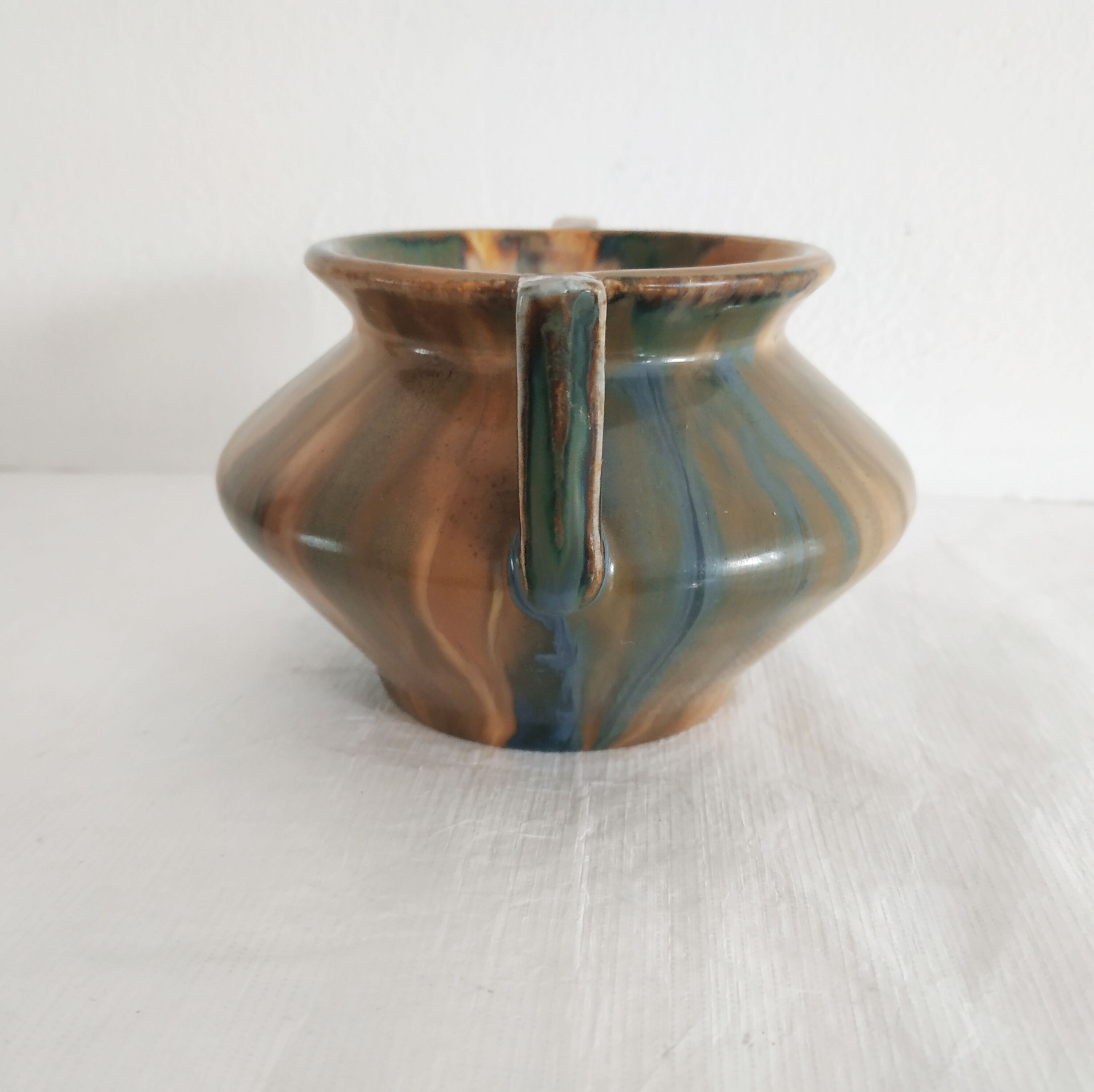 Small vintage vase pansu with two handles
